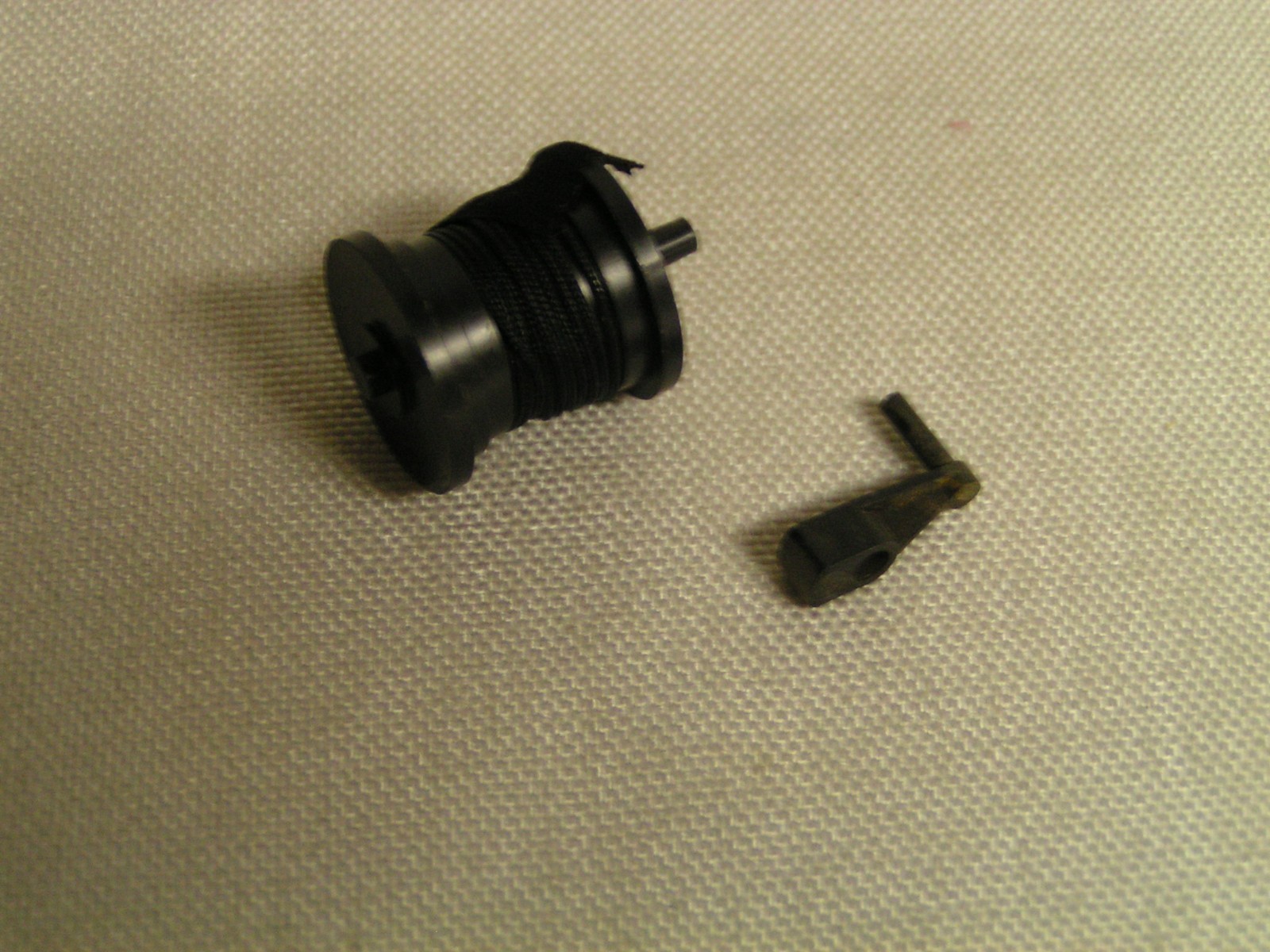 Lionel 455 Oil Derrick Cord & Drum Assembly 455-75 & Crank 455-17 YOU GET 2 PCS