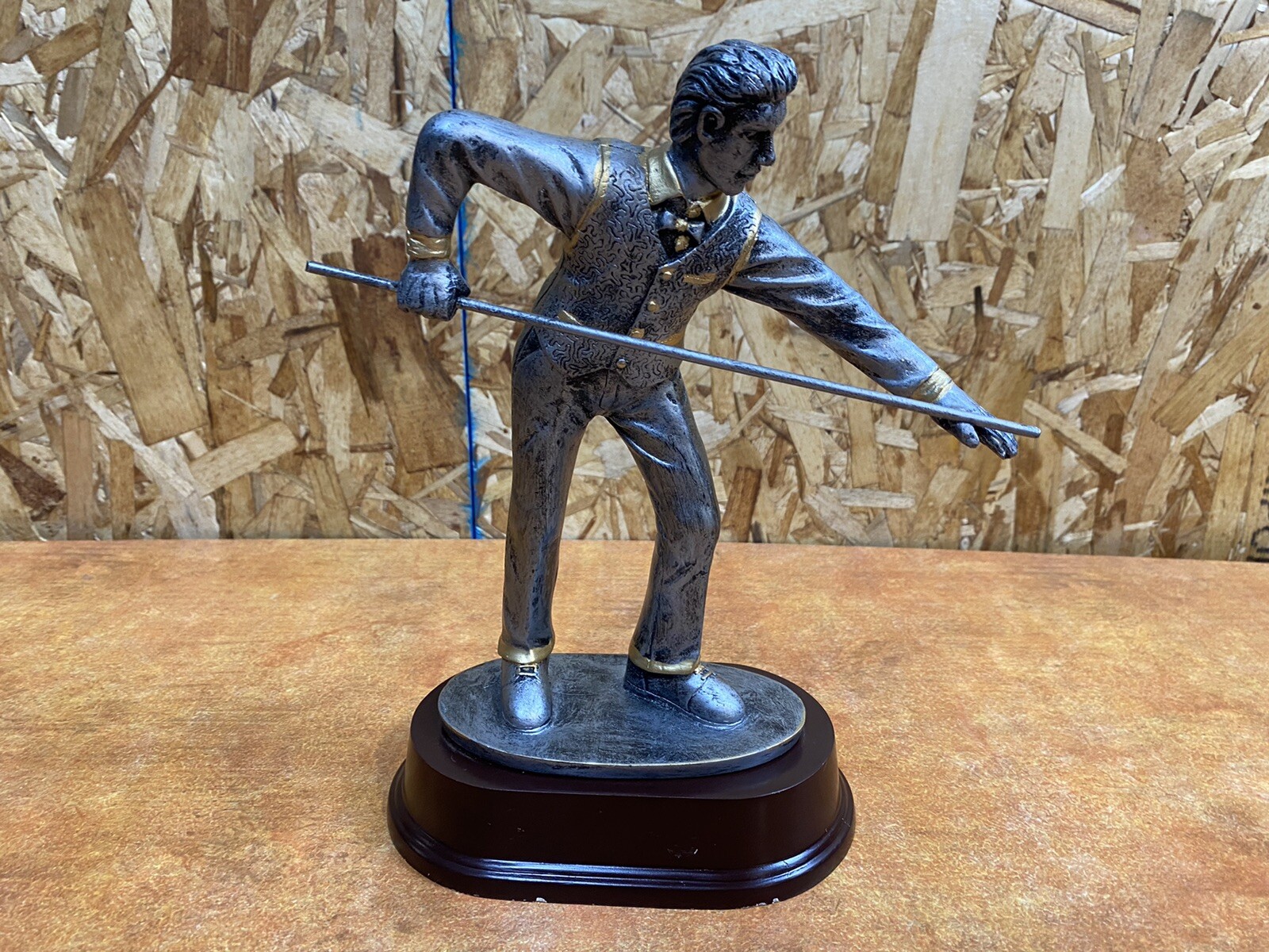 Resin Sculpture Billiards / Pool  Trophy Male Used 9" Tournament Cue Sliver Gold