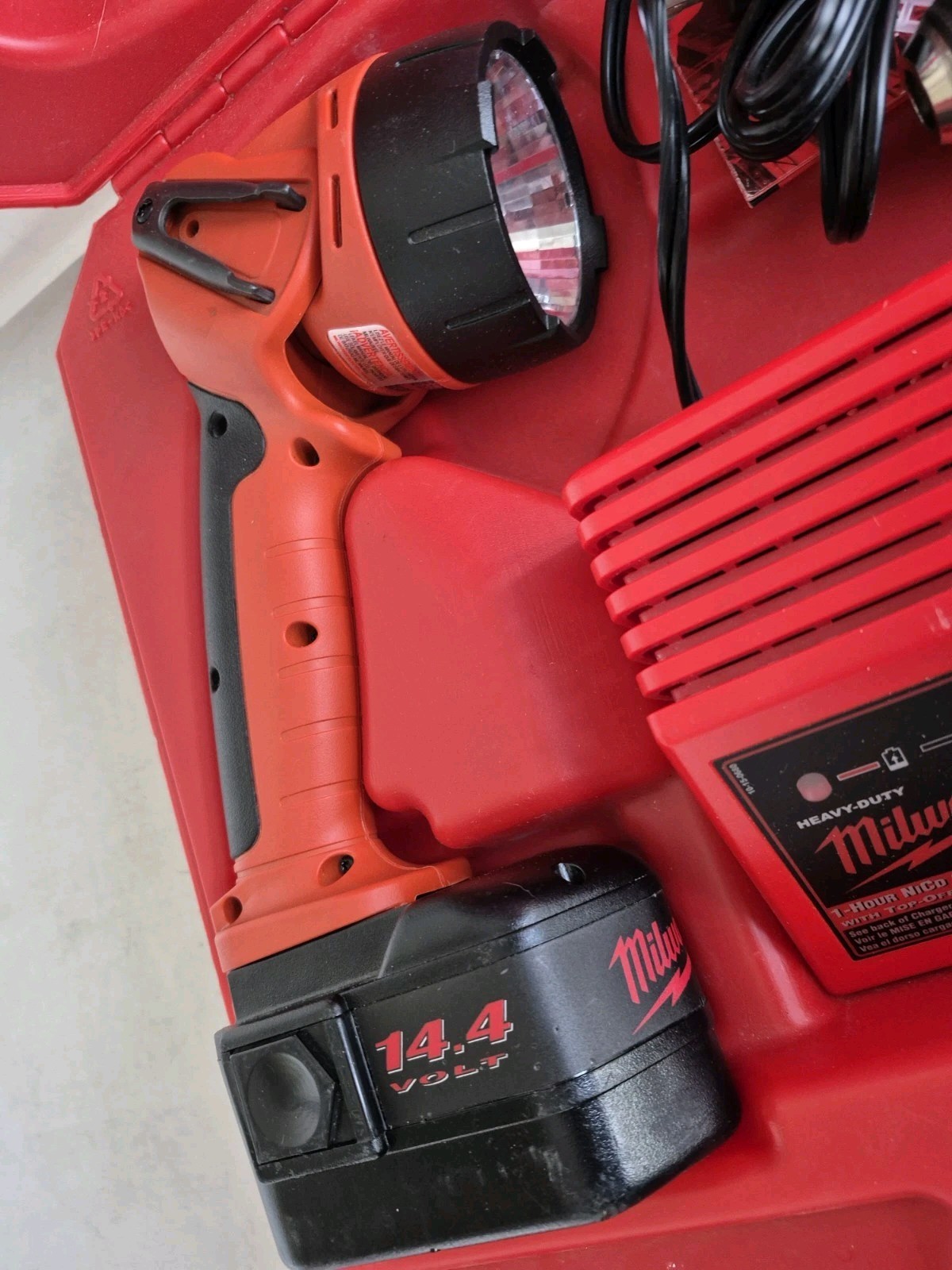 MILWAUKEE TOOLS DUO SET DRIVER DRILLS & 18 VOLT WORK LIGHT WITH MANUALS AND...