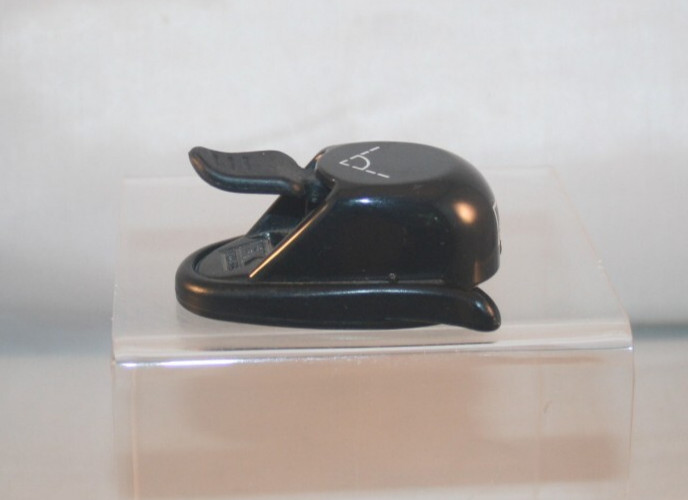 Stampin' Up! Tag Corner Punch - Whale Tail - Pre-Owned