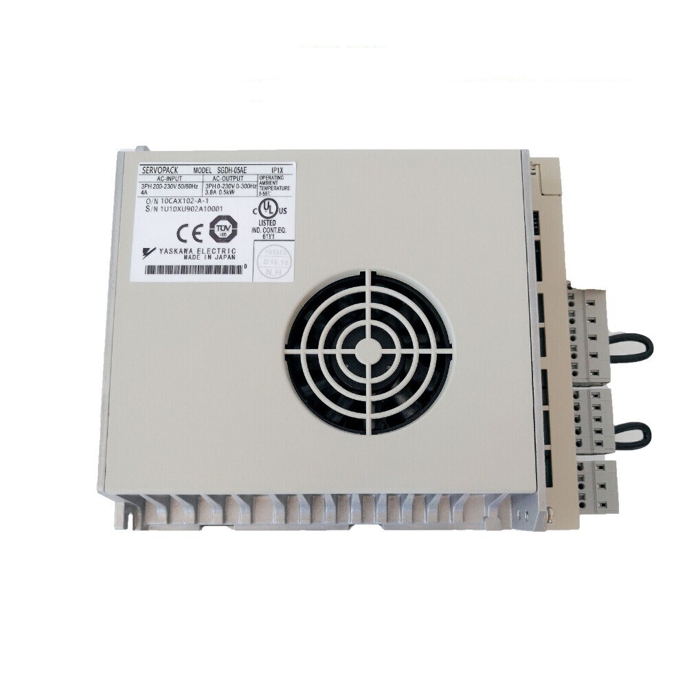 New YASKAWA SGDH-05AE Servo Driver In Box