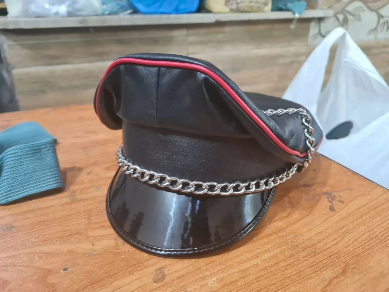 Brand new Black Genuine Leather Biker Army Fetish Peak Muir cap with Chain