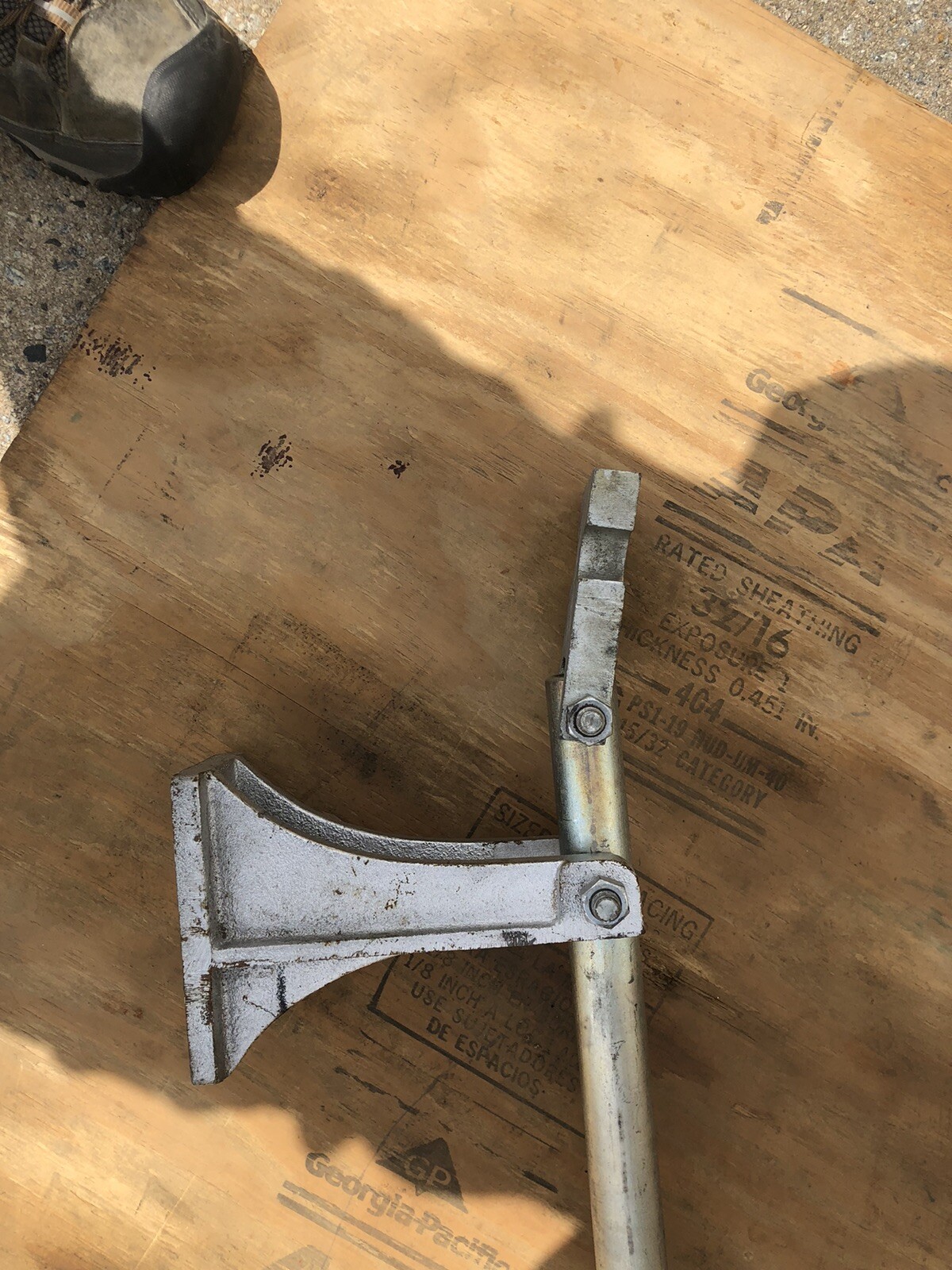 Hogan Type , Form Stake Puller Suitable for Use in Concrete Projects 36 inch