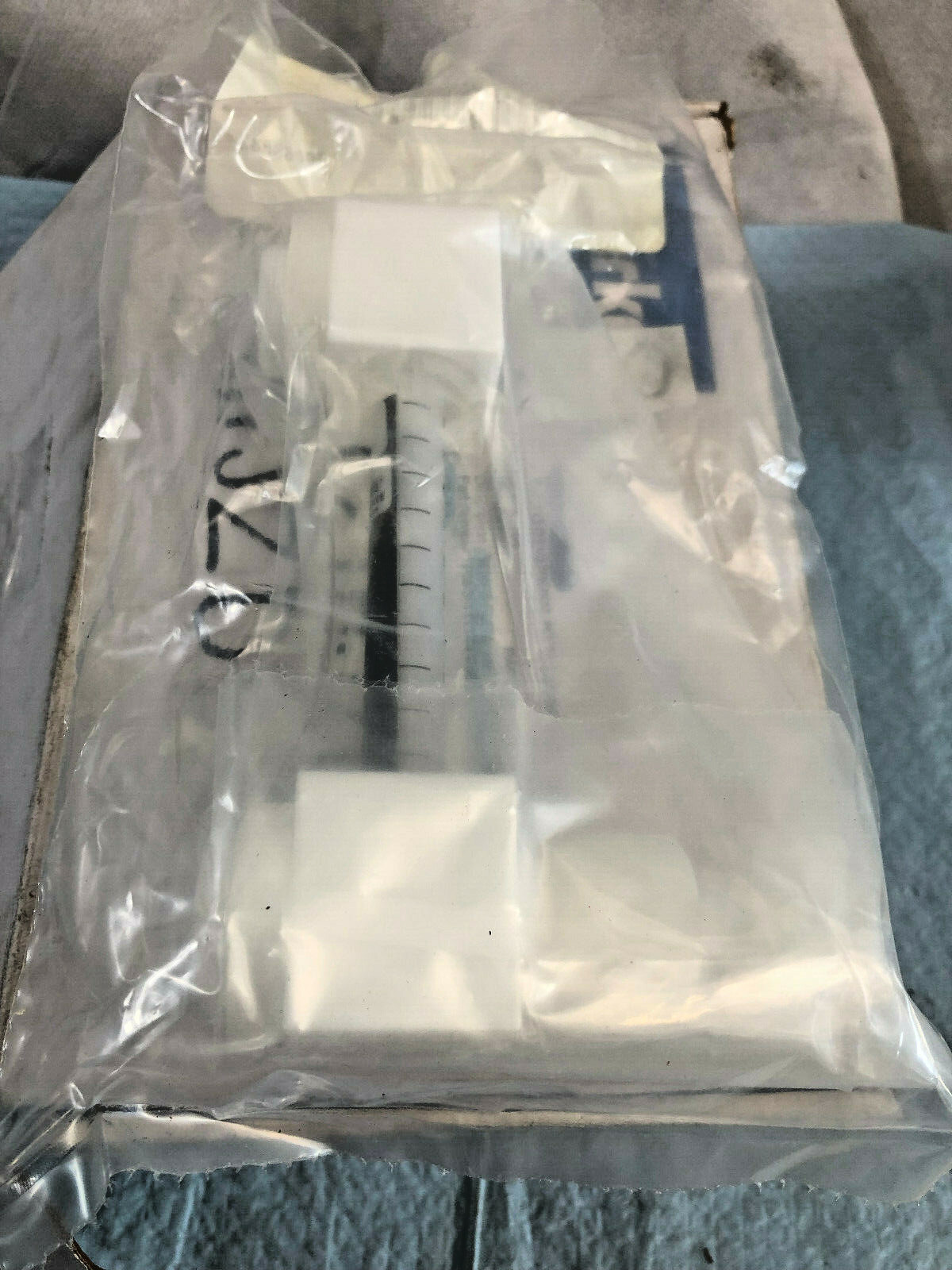 Parker FM-3-111144-0400. 1/4" NPT Flow Meter C/W Needle Valve . Not Opened