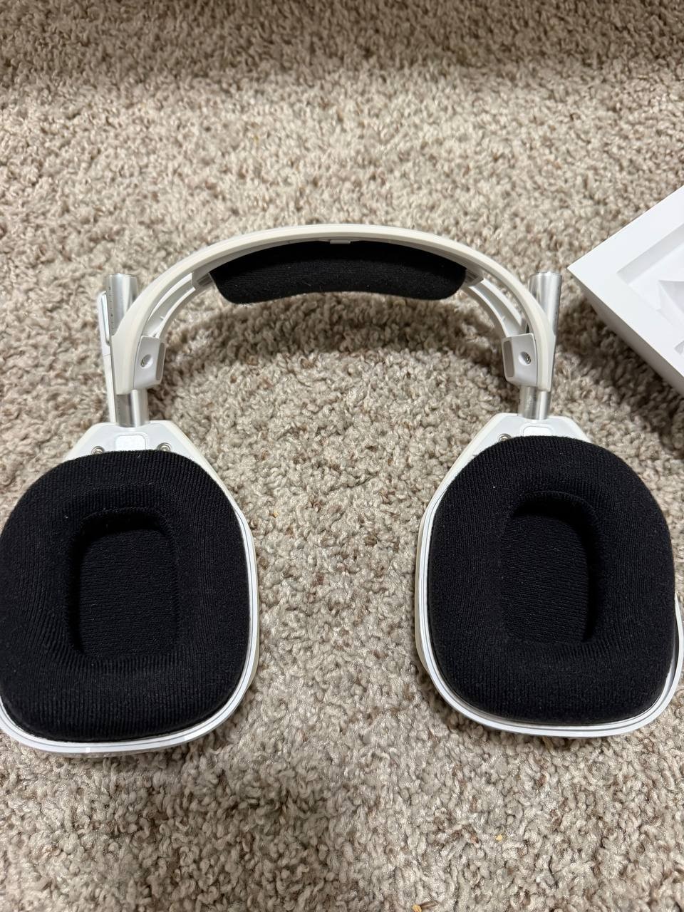 Logitech Astro A50 X LIGHTSPEED Wireless Gaming Headset + Base Station - White