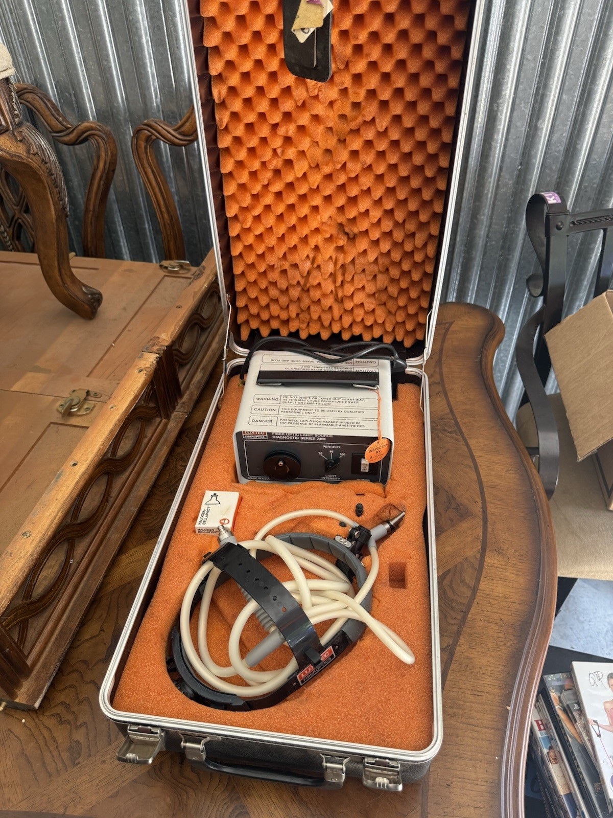 Luxtec Fiber Optic Light Source Diagnostic Series 2400 w/ Headband & Case