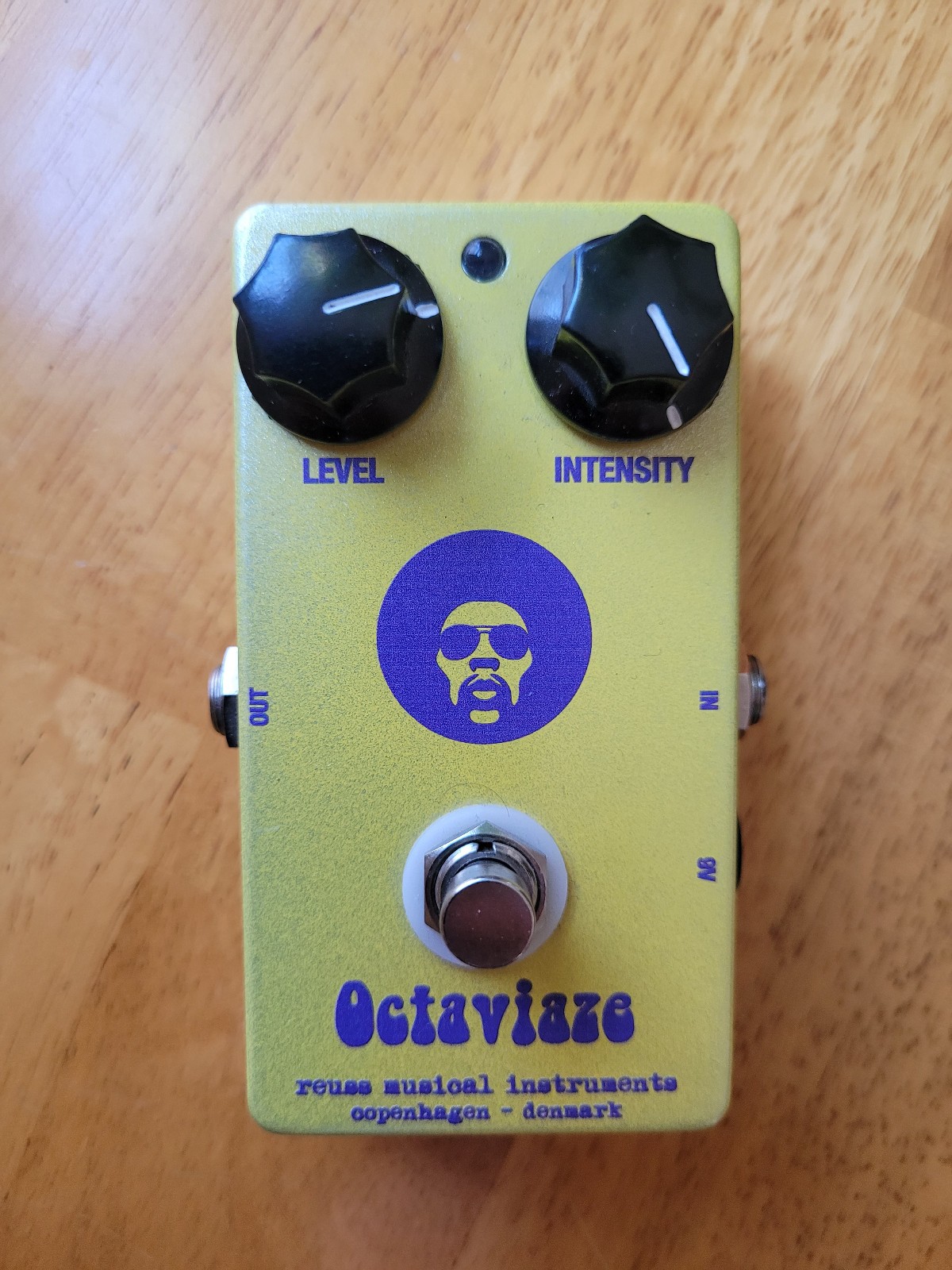 Reuss Octaviaze octave fuzz guitar effect pedal