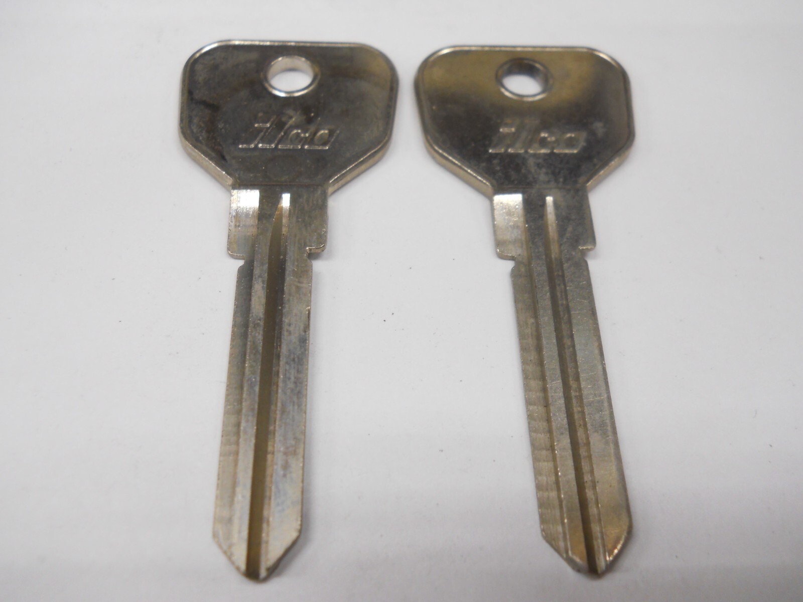 Ilco MG1 Key Blank Fits British Leyland Triumph MG M81G UN2 Lot of 2