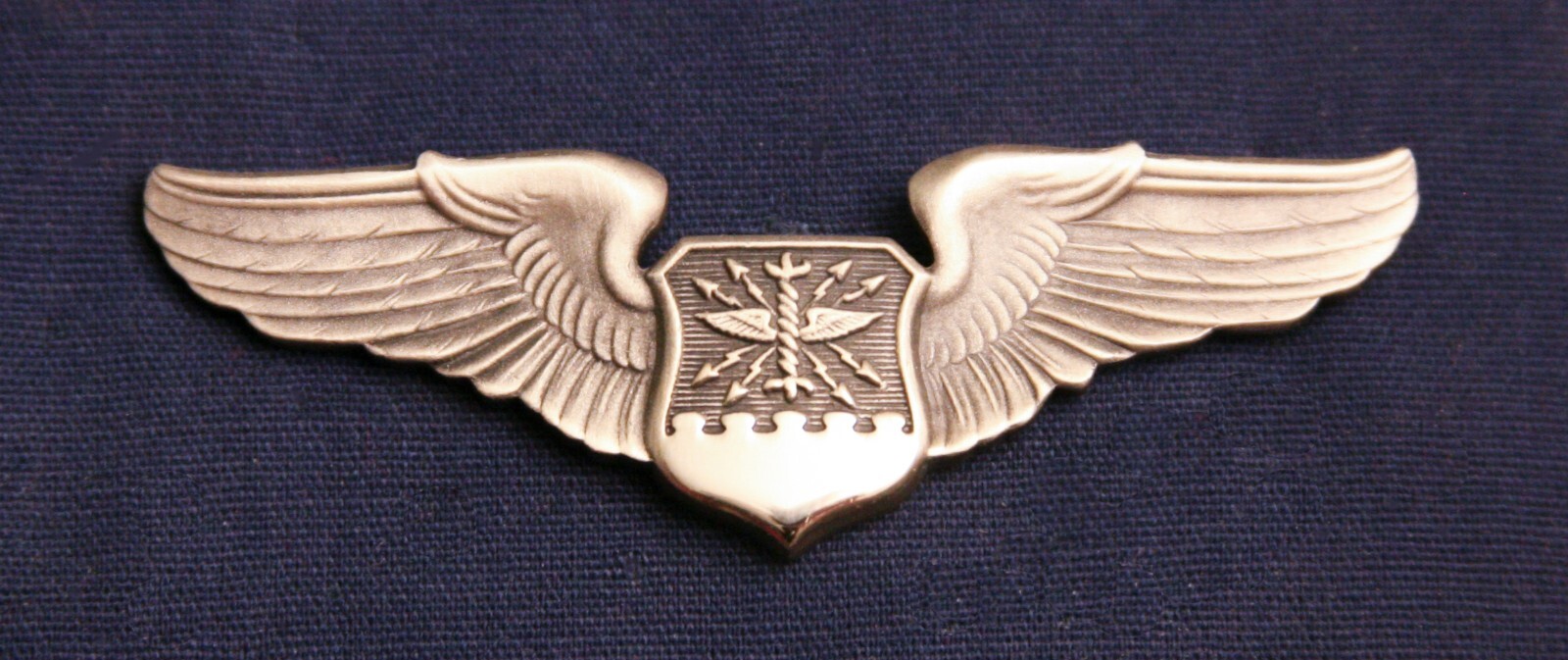 US AIR FORCE NAVIGATOR WINGS; REGULATION FULL SIZE OXIDIZED FINISH
