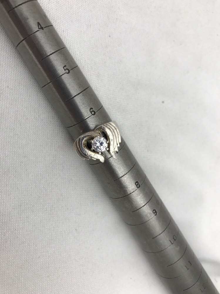 Sterling Silver .925 5.5m Round Solitaire Abstract Heart Shaped Ring
