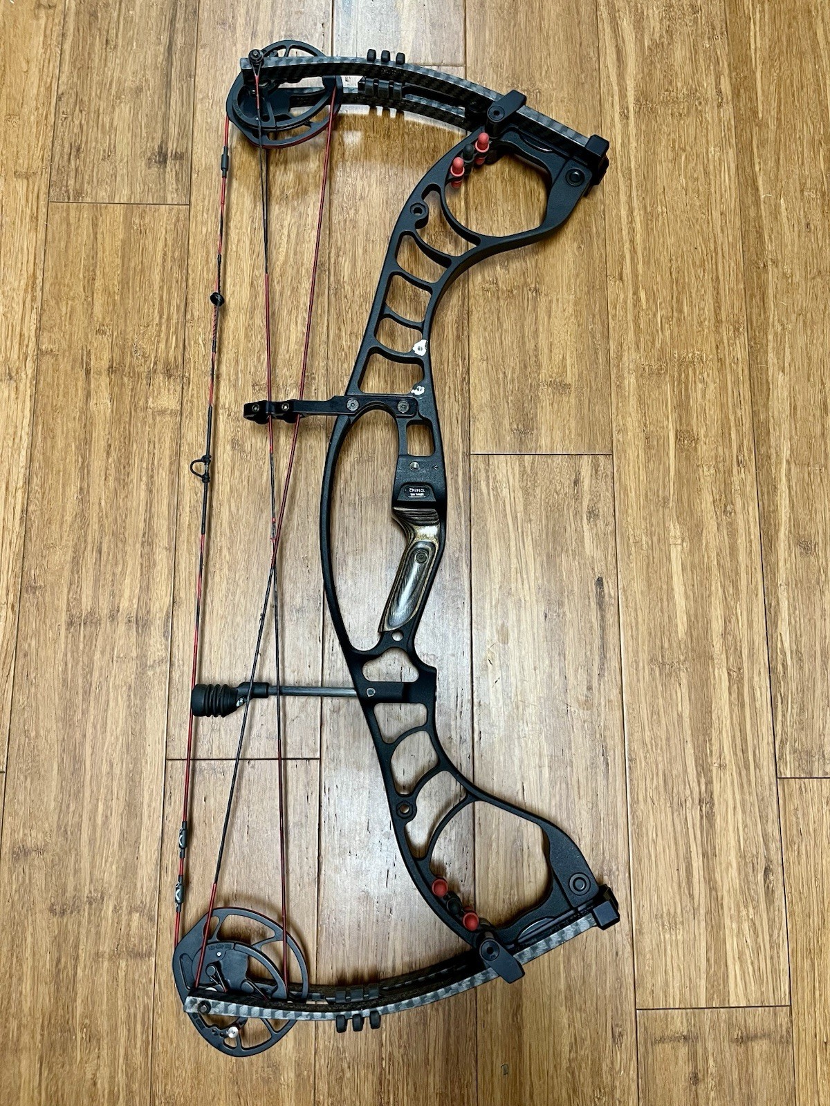 Hoyt Faktor 30 RH 60-70# 26-28” Black Good Working Condition Z5 Cam no.2