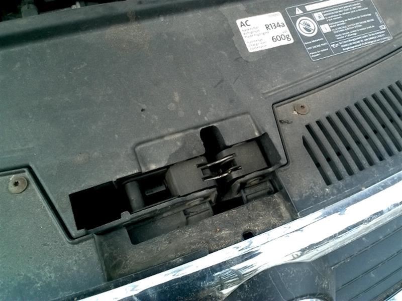 Hood Latch Fits 06 Passat 153554