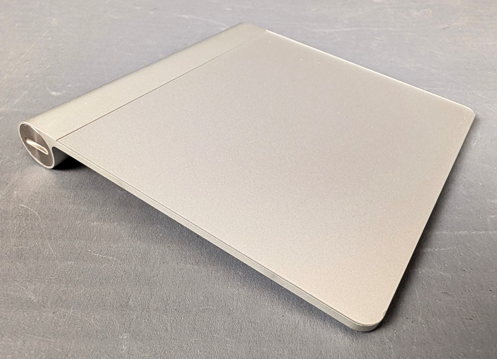 TESTED Apple A1339 Magic Trackpad -SILVER- w/AA Batteries BLUETOOTH Clean Cond
