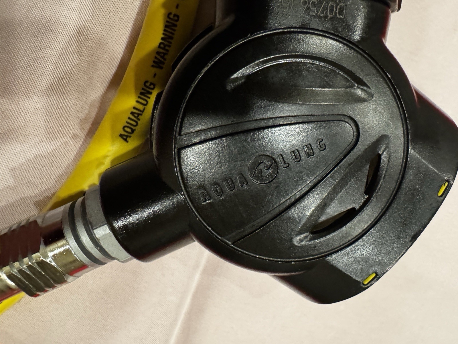 AQUALUNG SCUBA OCTO COMPACT MODEL HIGH QUALITY OPEN BOX NIB 2 AVAILABLE