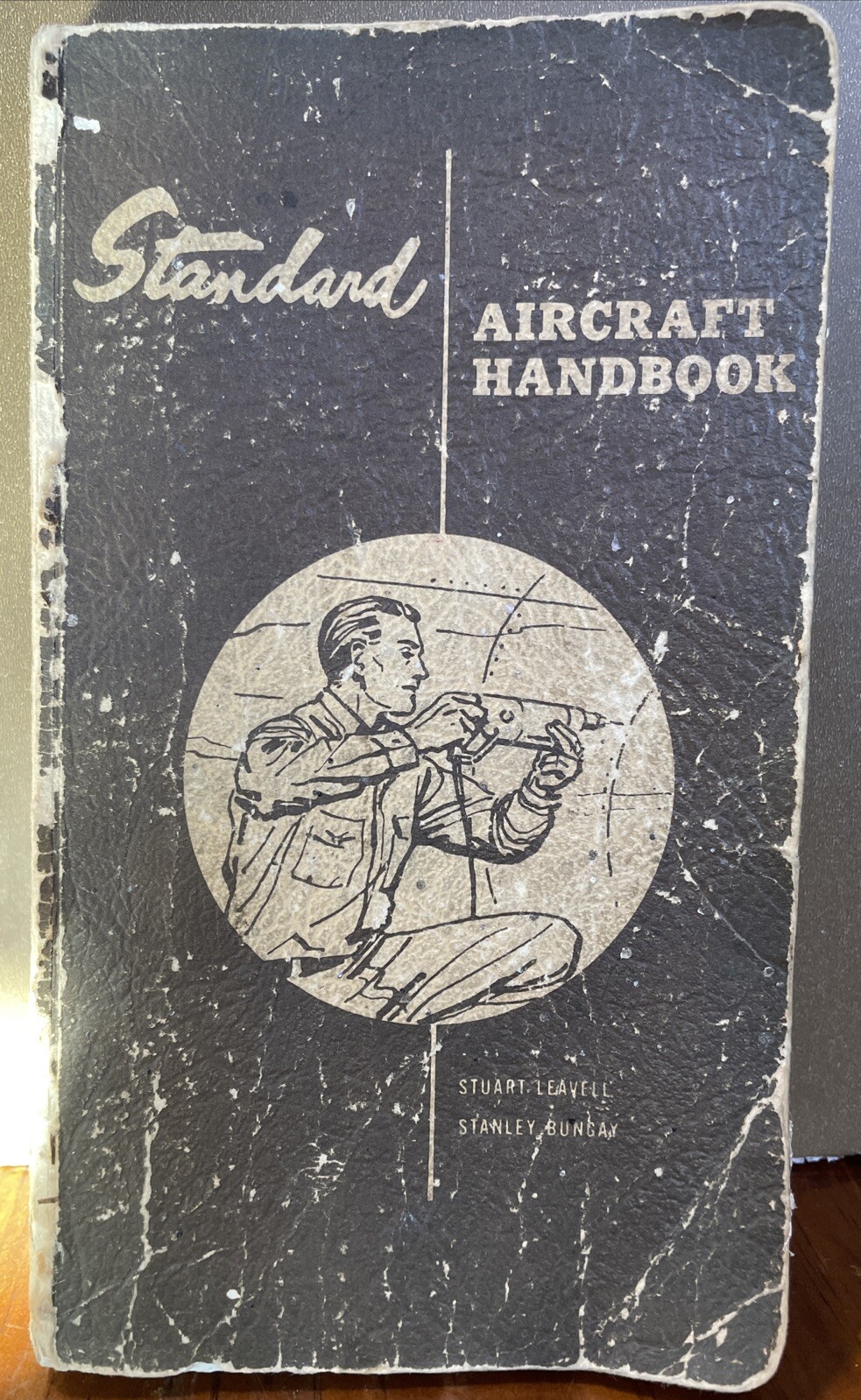 WELL USED VINTAGE POCKET BOOK~ "STANDARD AIRCRAFT HANDBOOK" ~ 7" X 4" ~ 155 PAGS