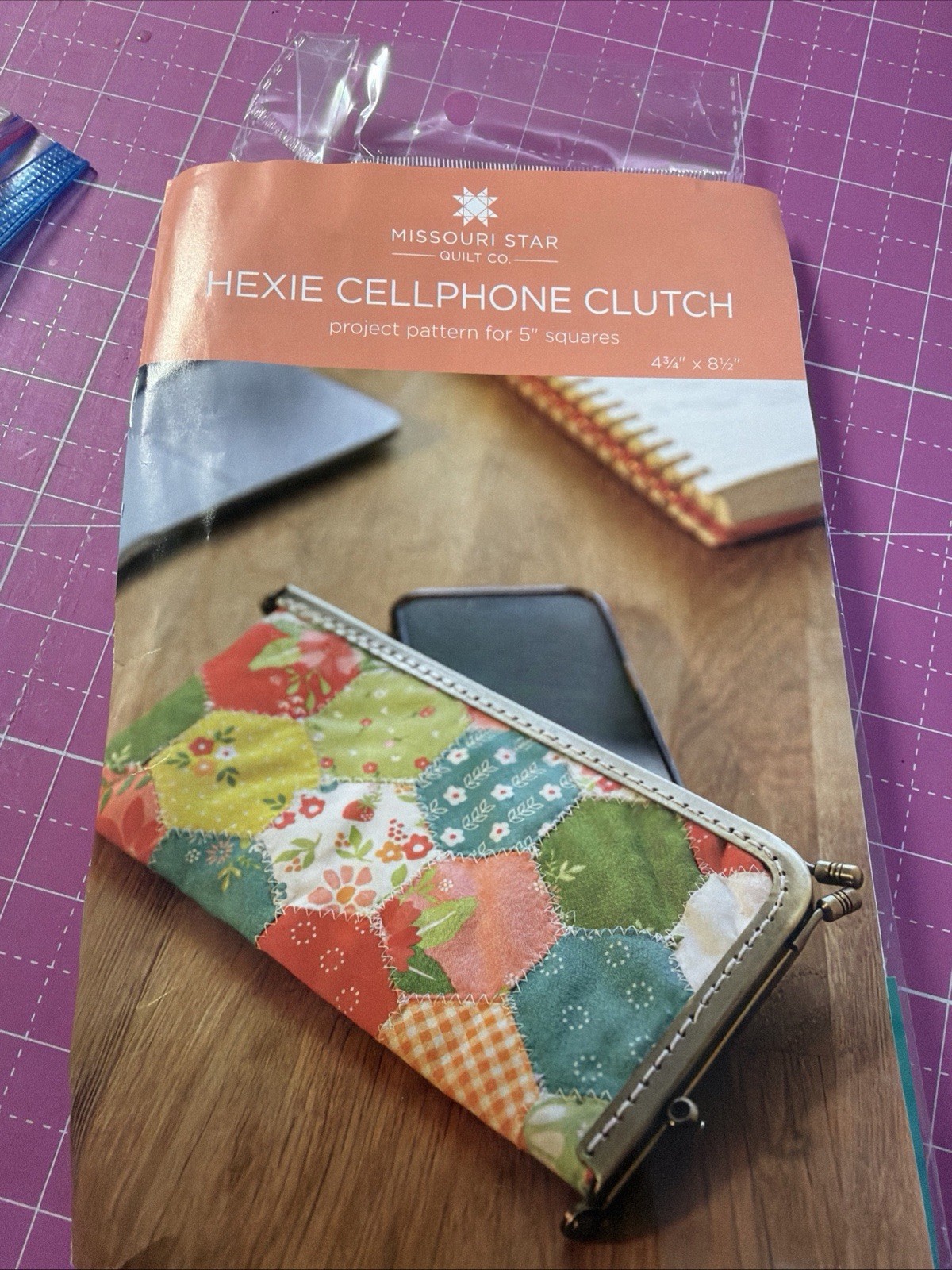 Missouri Star Quilt 2024 Jenny's Countdown Box - #8 Hexie Cellphone Clutch Kit