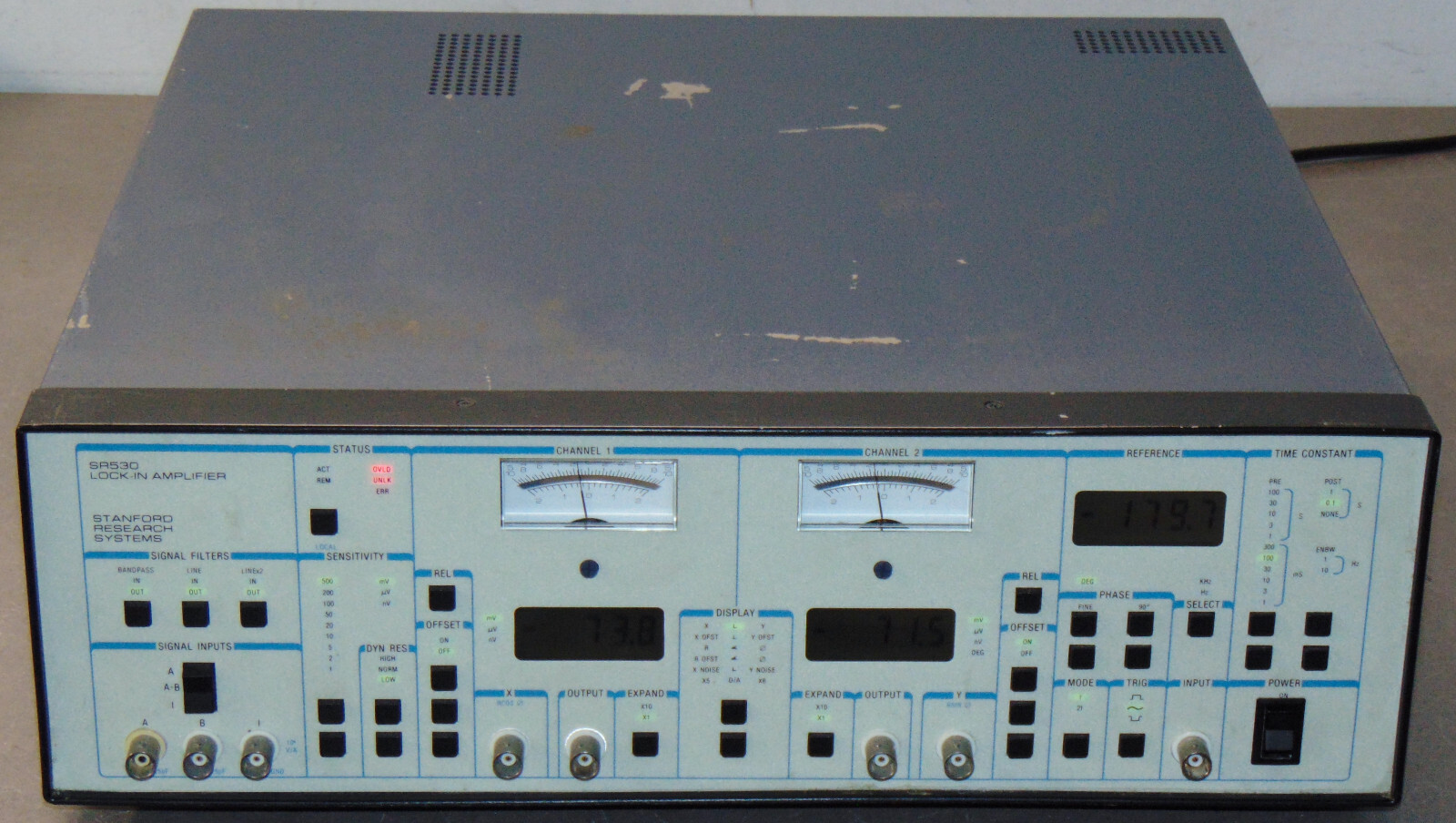 STANFORD RESEARCH SYSTEMS SR530 LOCK-IN AMPLIFIER
