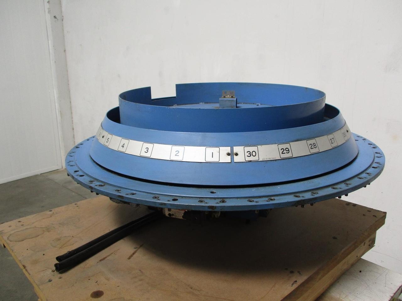 30-POSITION ROTATING INDEXING TABLE 34 IN DIA