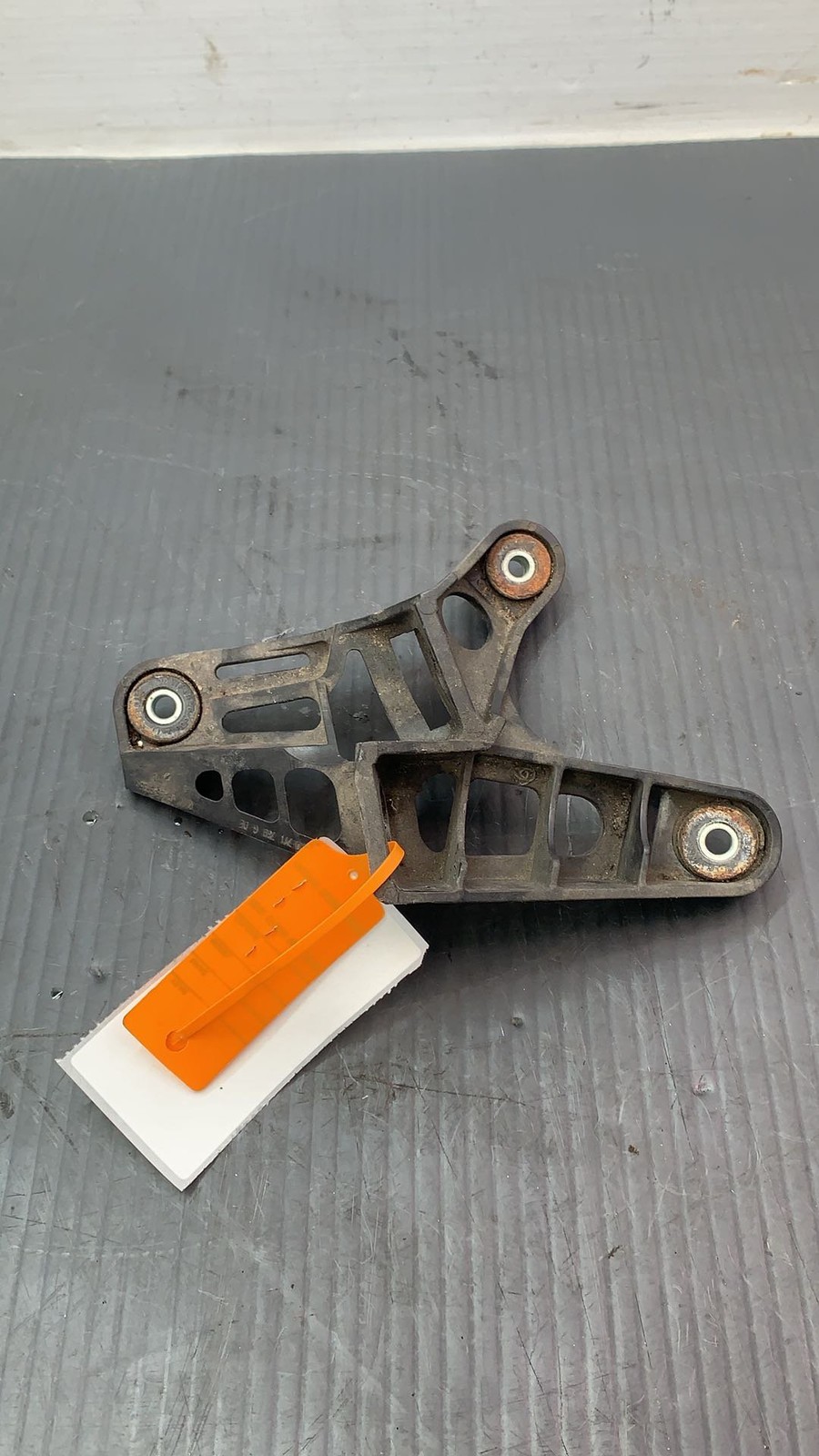 VOLKSWAGEN GOLF MK6 GEAR LINKAGE SUPPORT BRACKET 2008-2013 5DR 1K0711789G