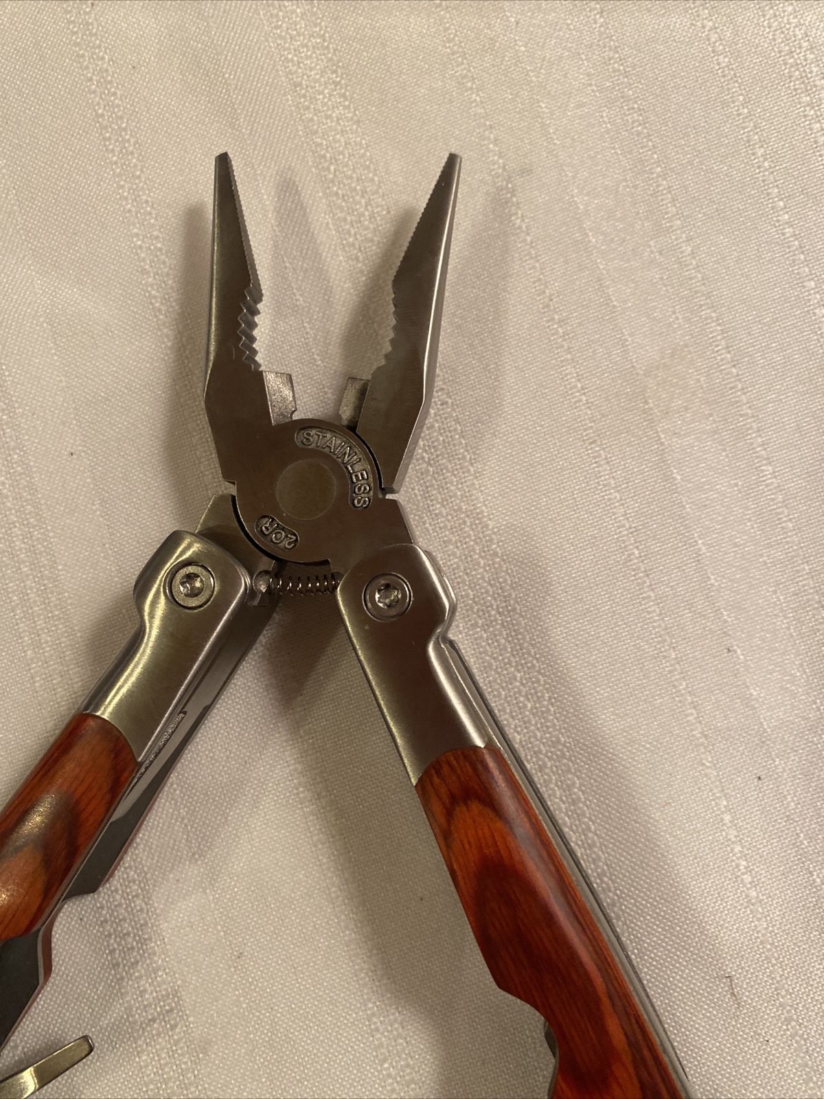 Multi-Tool Knife by Elk Ridge pliers pocket knife