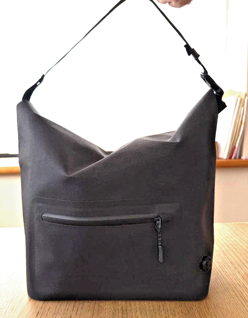 SNOW PEAK Mini Dry Bag 18L Black Waterproof Roll Top Shoulder Bag Lightly Used