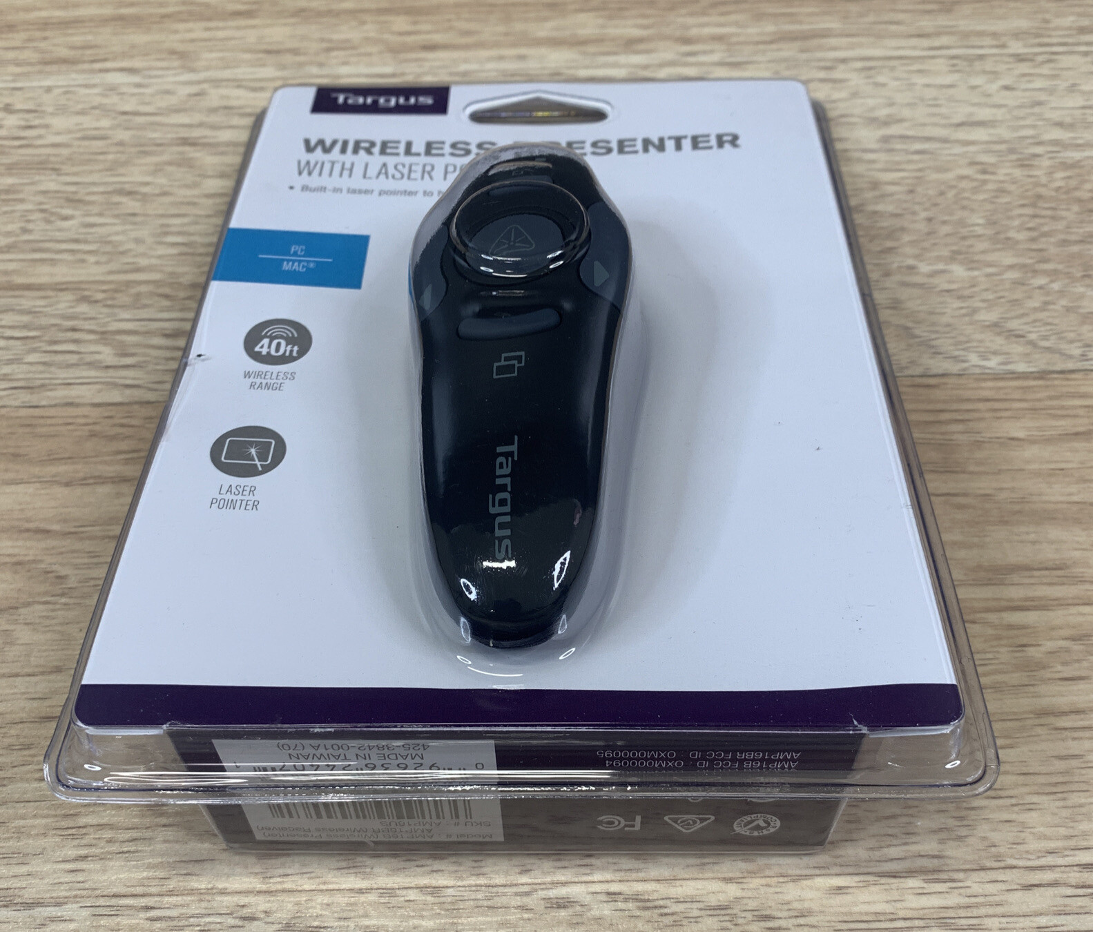 Targus Wireless USB Presenter with Laser Pointer - AMP16US