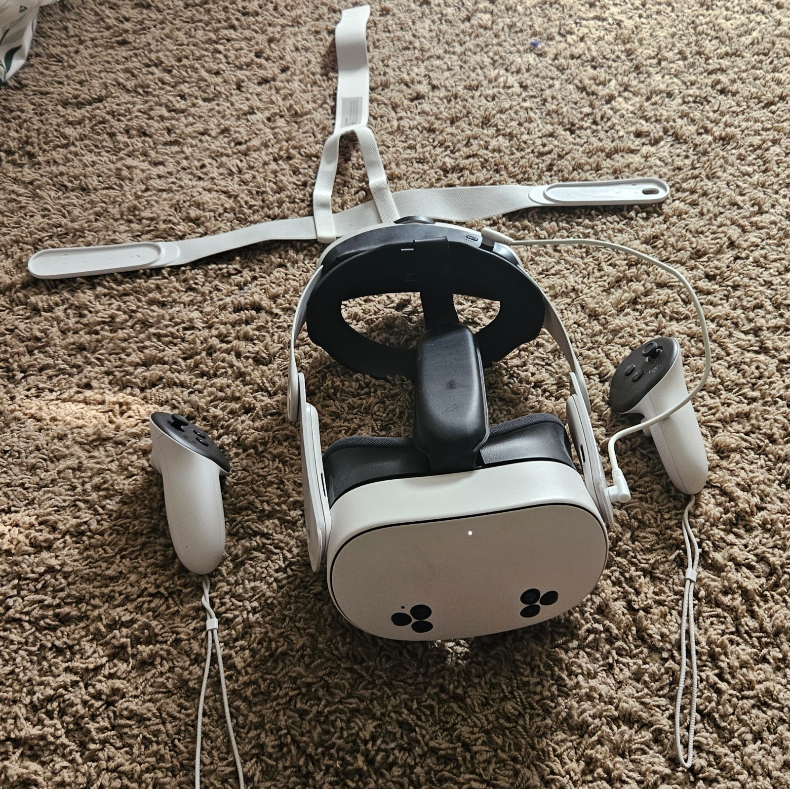 Meta Quest 3S 128GB VR Headset (Controllers & Battery Strap included)