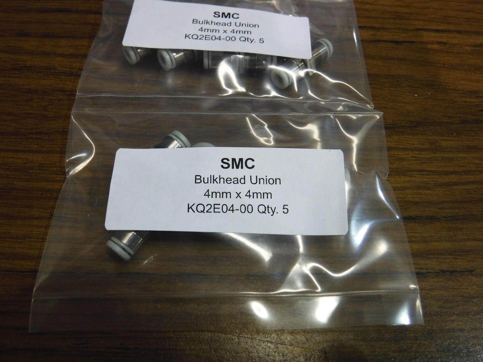 QTY 5 SMC KQ2E04-00 One Touch push to connect Bulkhead Union 4mm x 4mm