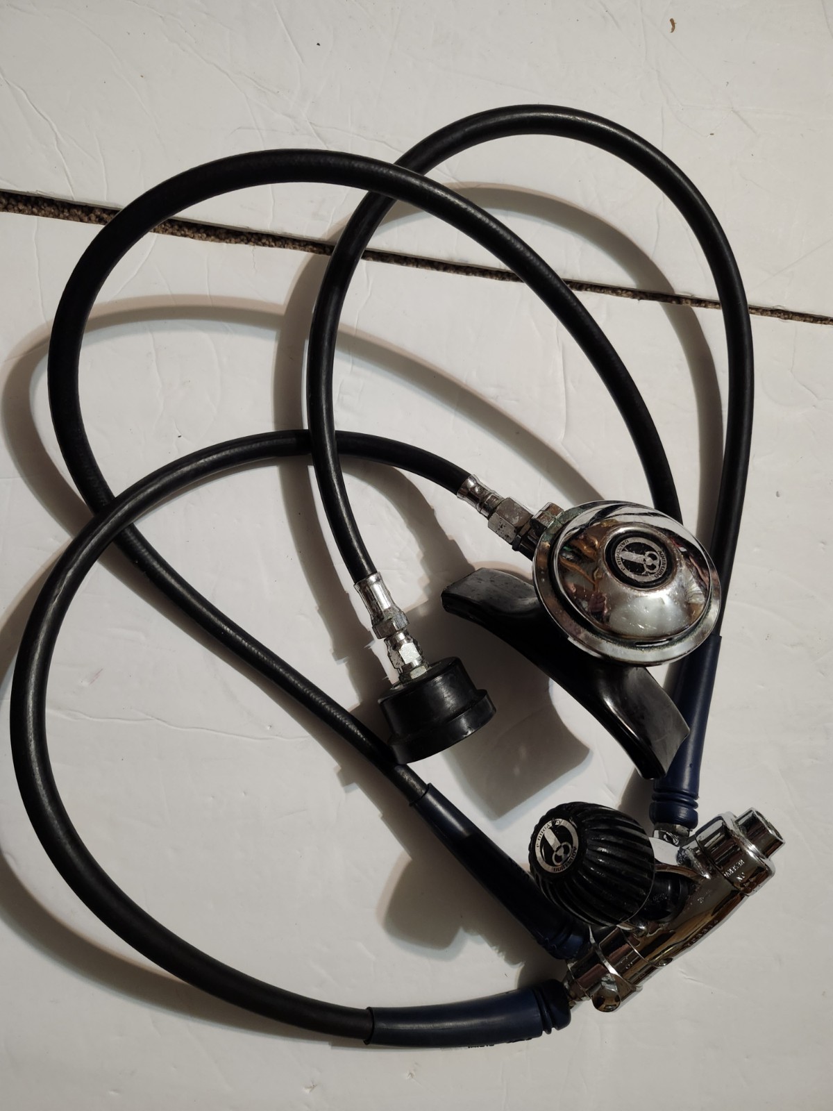 Aqua Lung Calypso III 1st & 2nd Stage Scuba Regulator w/Pressure Gauge