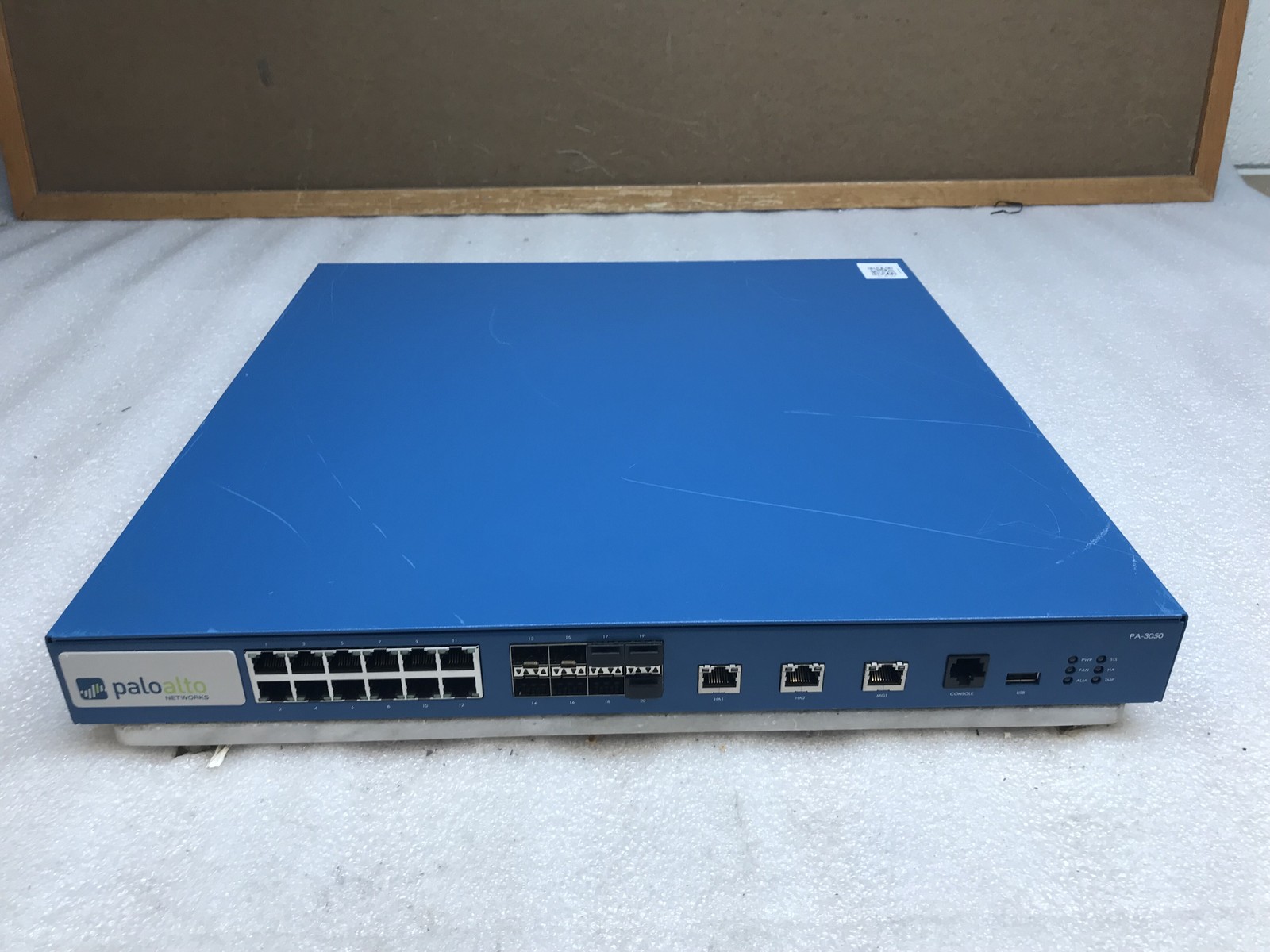 Palo Alto Networks PA-3050 PA-3000 Series 12-Ports Security Firewall W PWR