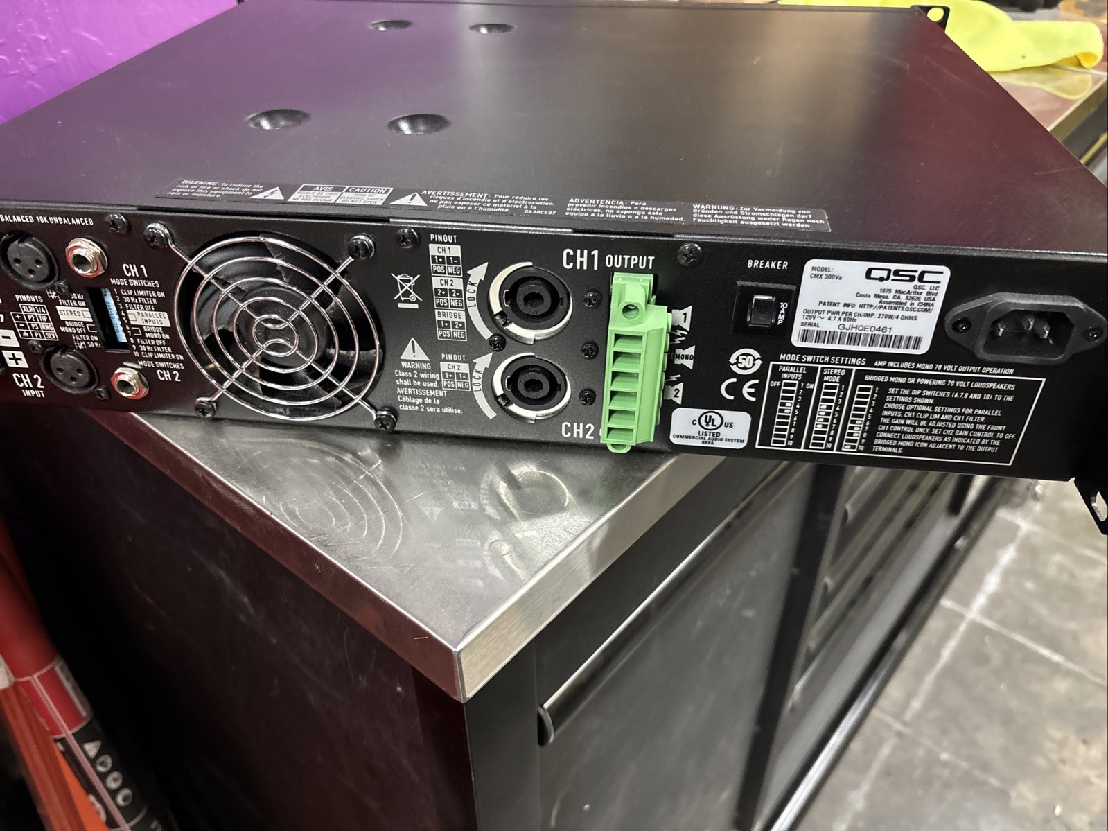 QSC CMX300V Professional Power Amplifier