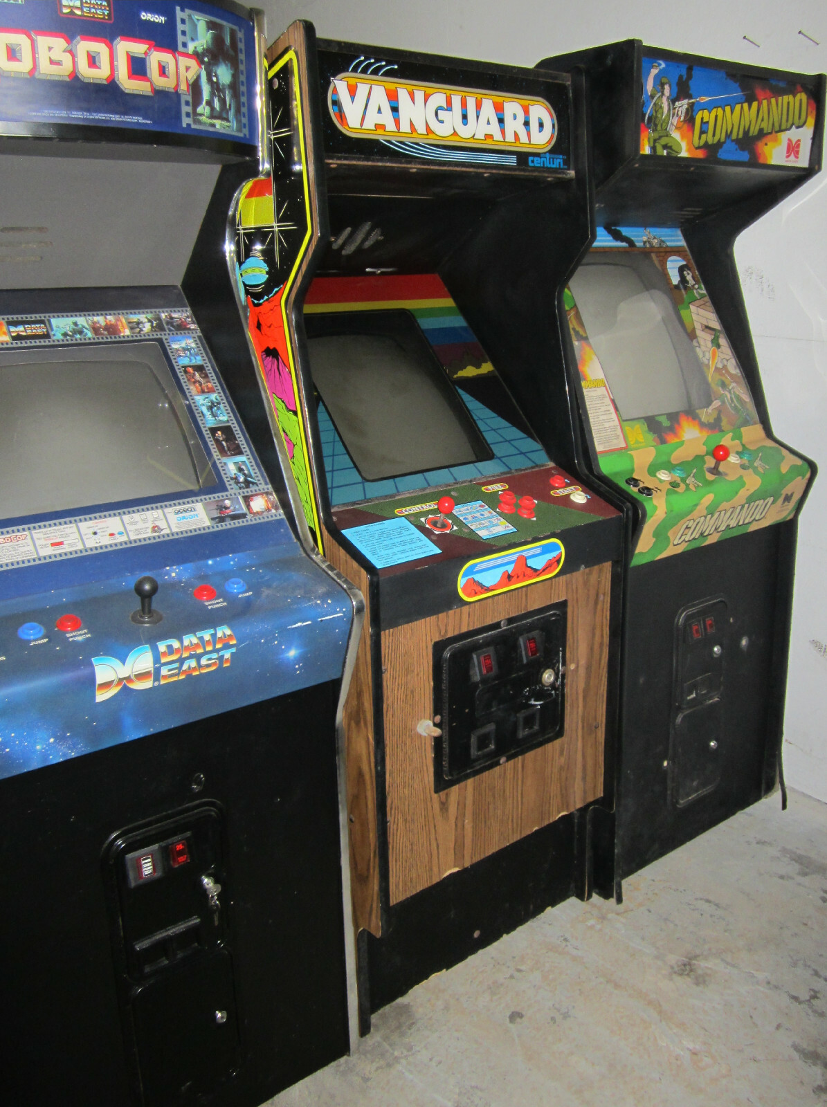 VANGUARD ARCADE MACHINE by CENTURI 1981 (Excellent Condition) *RARE*