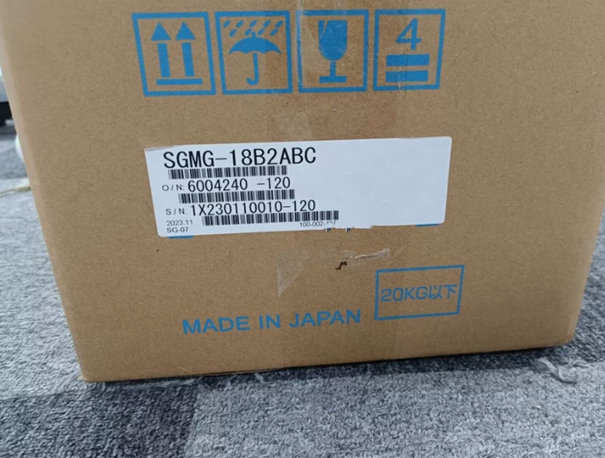 NEW YASKAWA SGMG-18B2ABC AC SERVO MOTOR SGMG18B2ABC