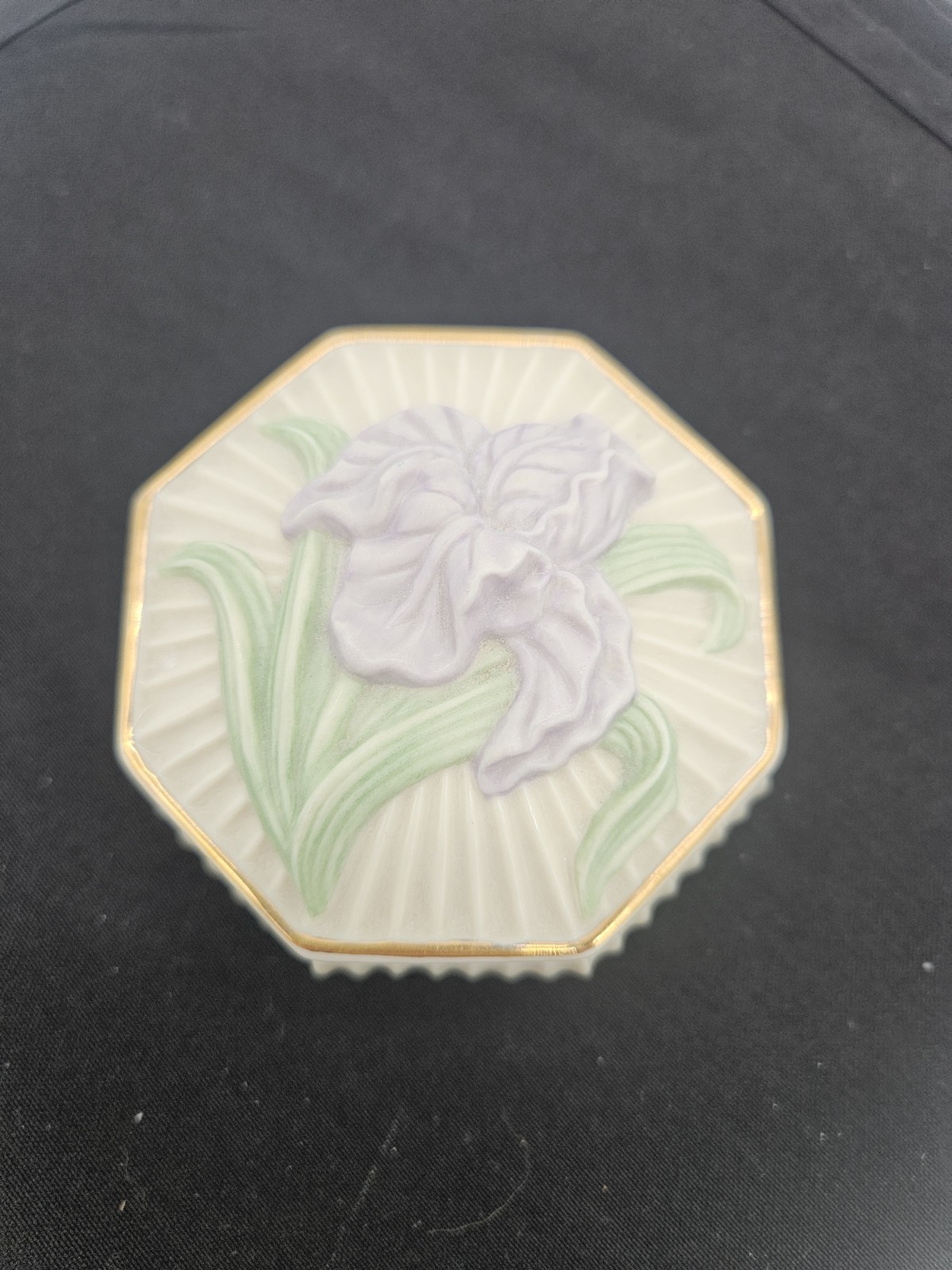 Lenox Ivory IRIS Trinket Box Beautiful Floral Design