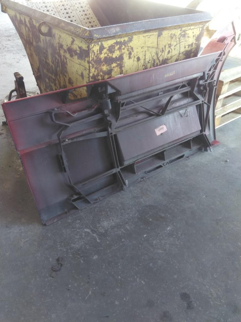 For 2013 VOLVO VNL SIDE FAIRING Left , MN
