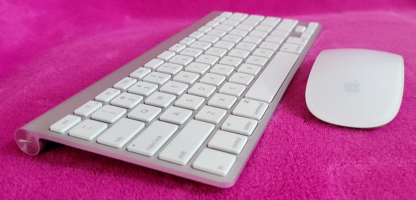 Apple A1314 Bluetooth Wireless Keyboard w/ A1296 Magic Mouse **Tested, Working!