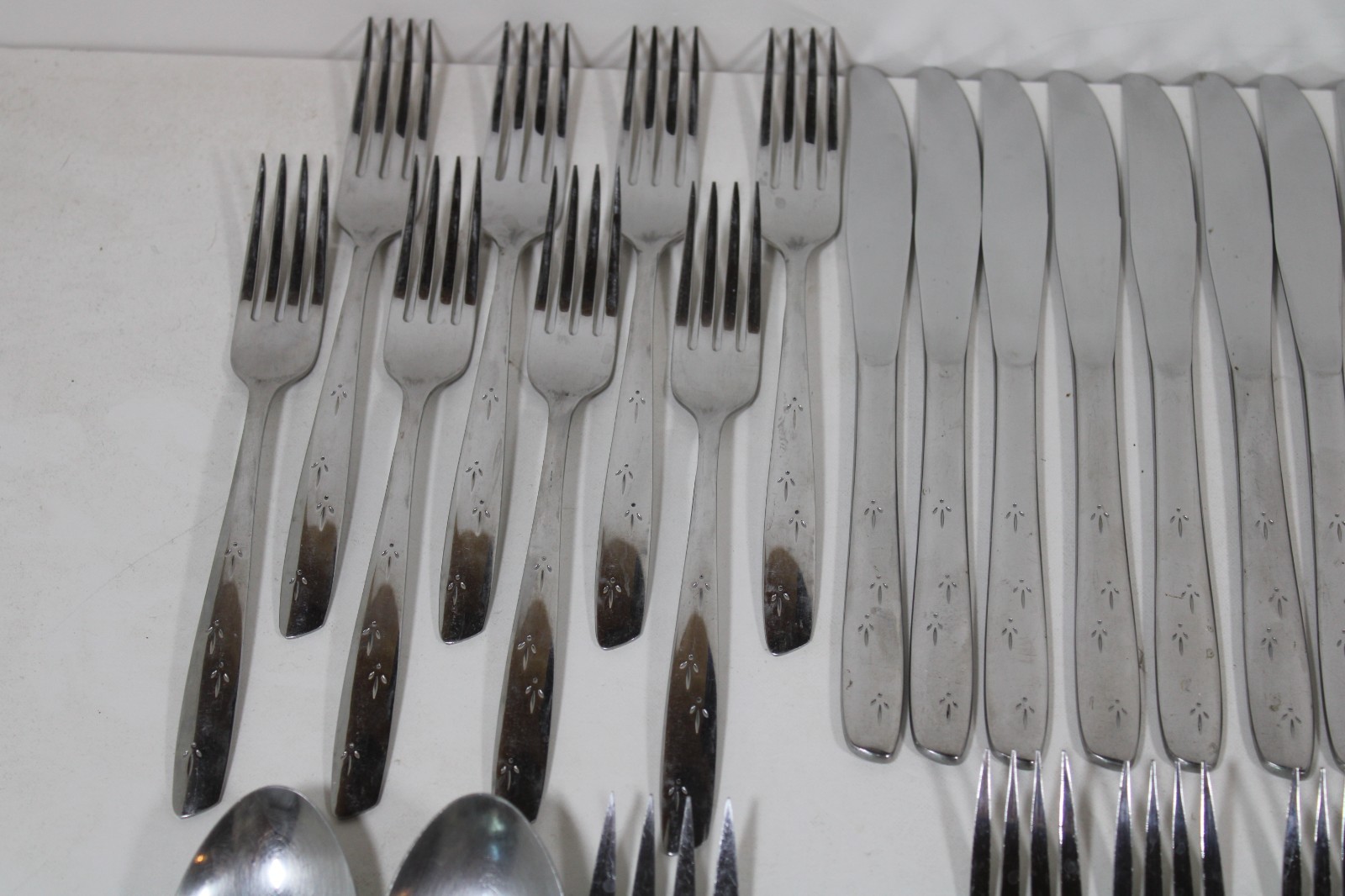 46 Pce. Oneida Stainless Asian Arrow Pattern MCM 1960's - Fork, Knife, Spoon