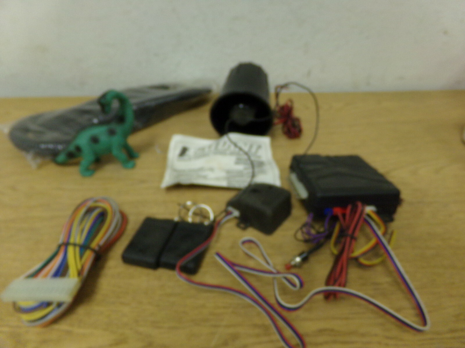 NEW  Valiant Model 3000 Remote Vehicle security System *FREE SHIPPING*