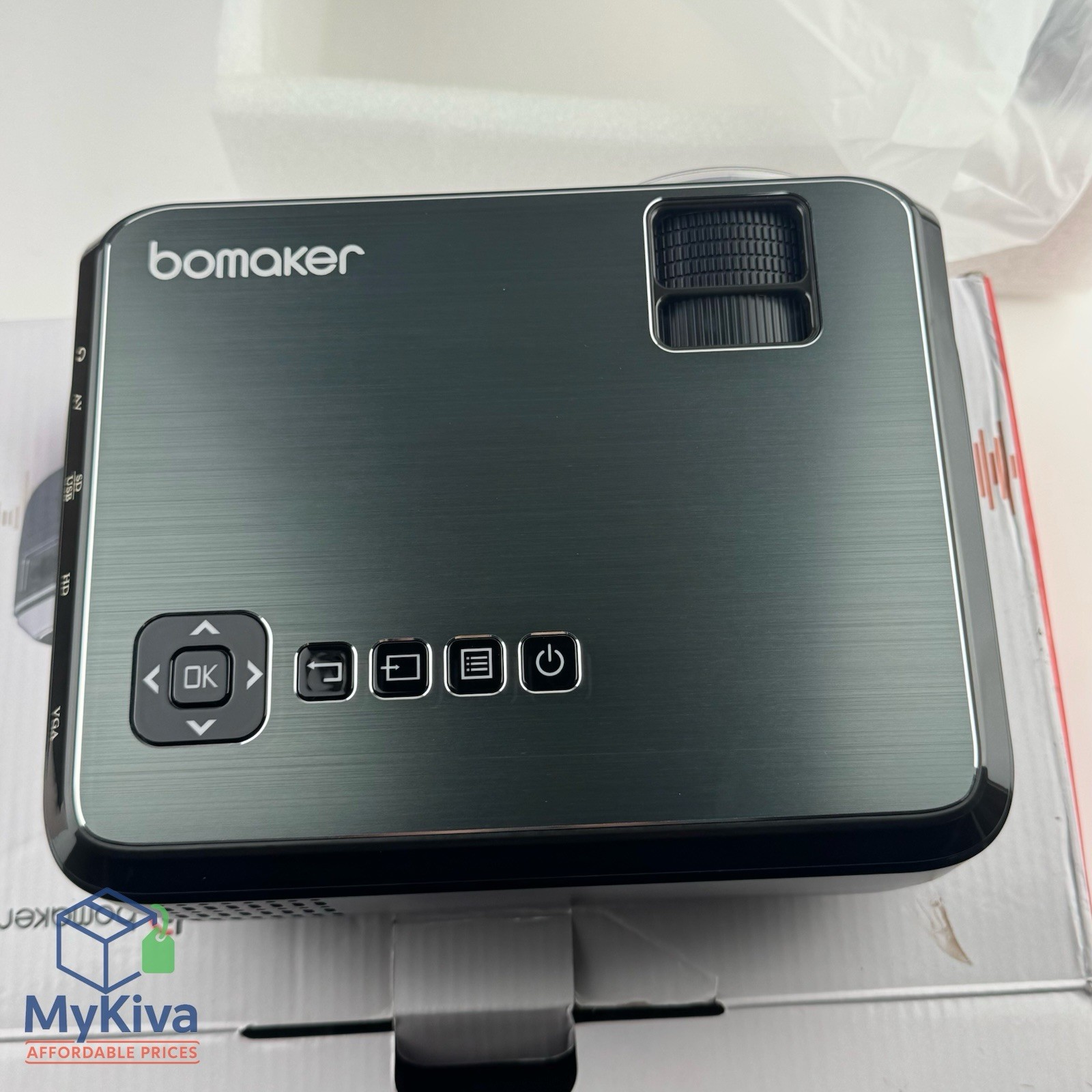 Bomaker home theater projector native 720P wireless LED open box new