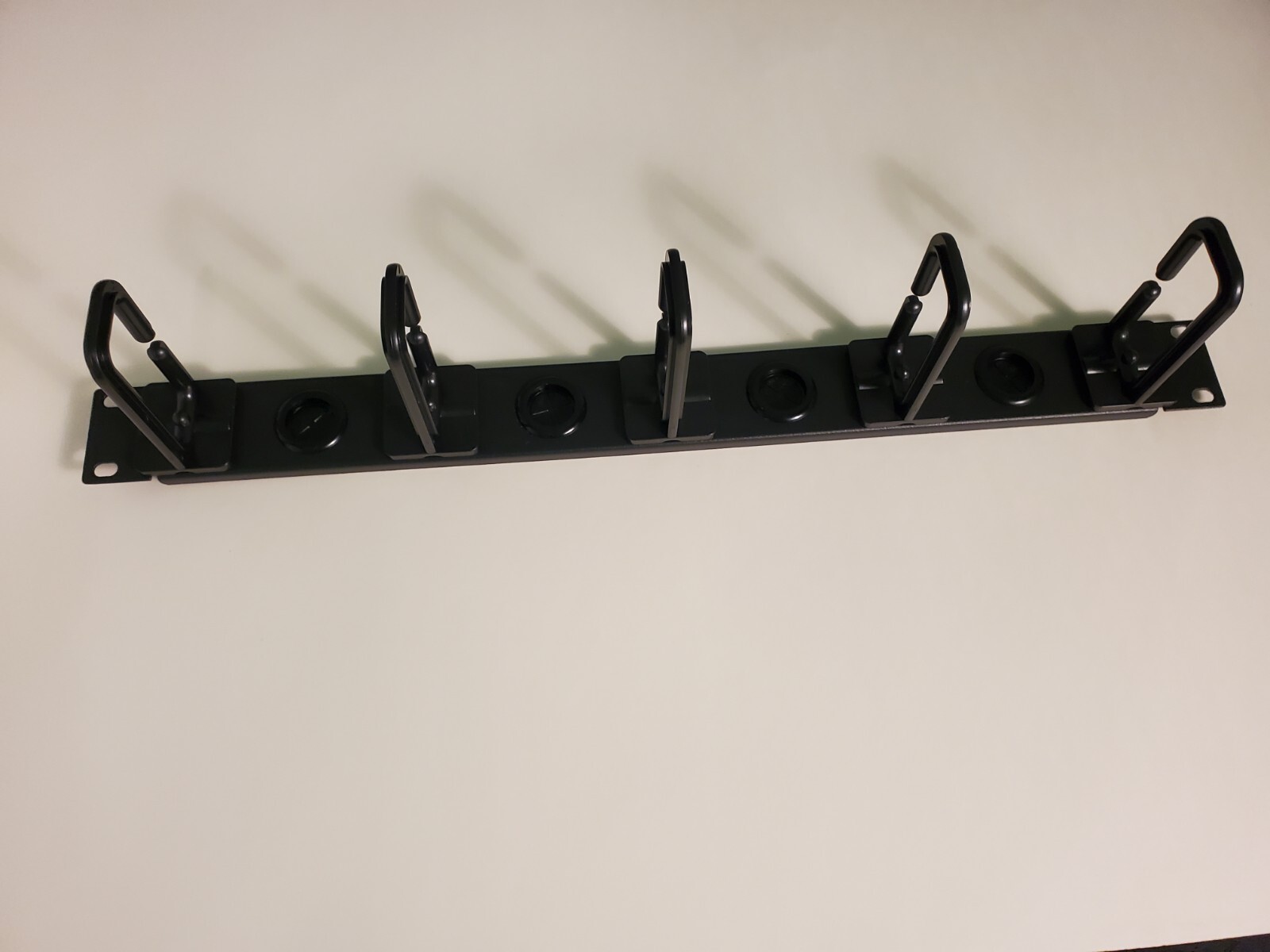 New - Tripp Lite SRCABLERING1U - Black 1U Horizontal Cable Rings - New