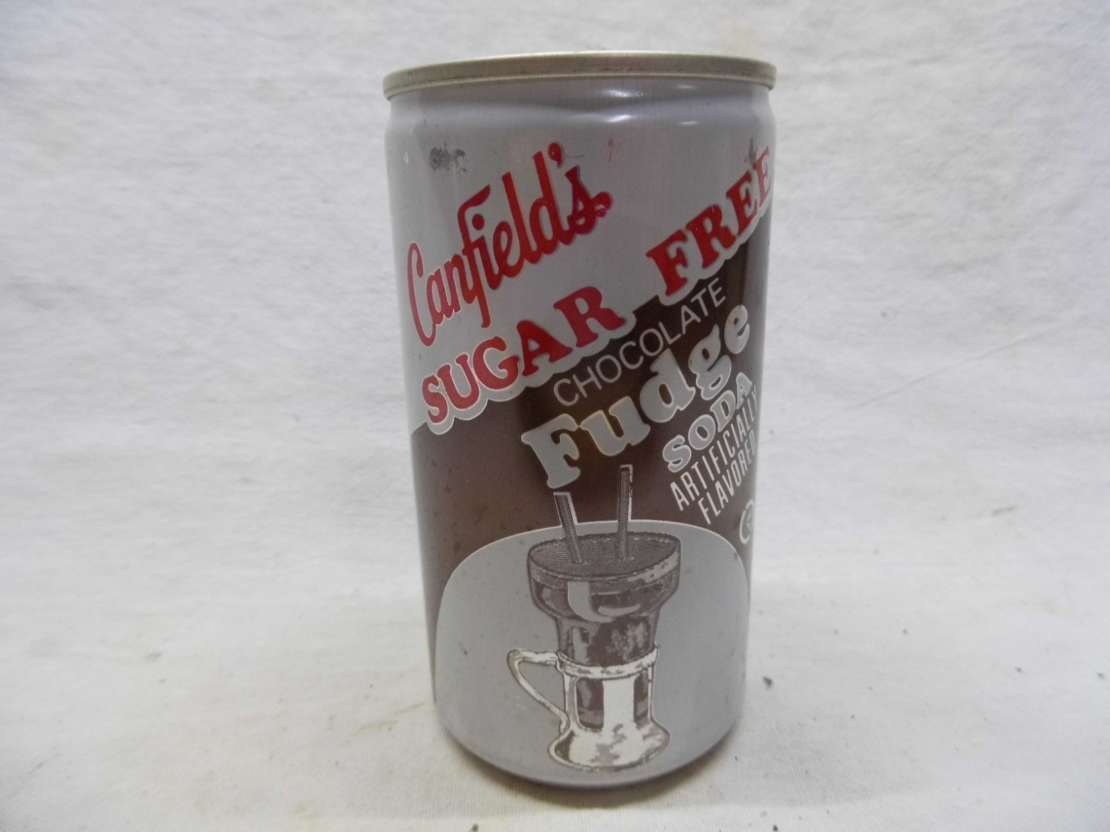 CANFIELDS SUGAR FREE CHOCOLATE FUDGE SODA CAN~A.J. CANFIELD CO., CHICAGO ILL #57