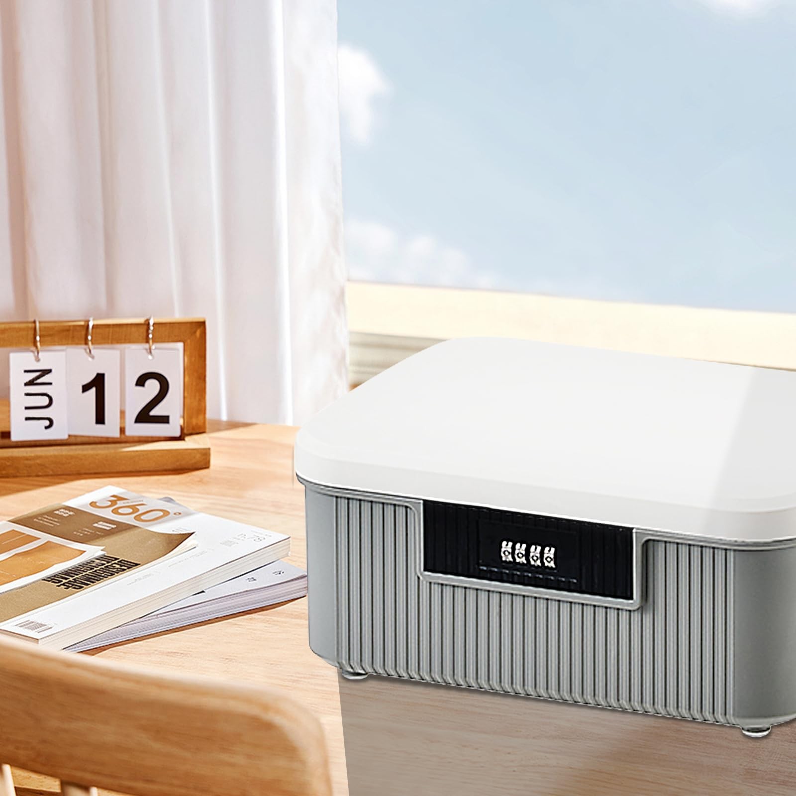 Begino Lockable Storage Container Bin, 2.3 Gallon Capacity Gallon, Gray