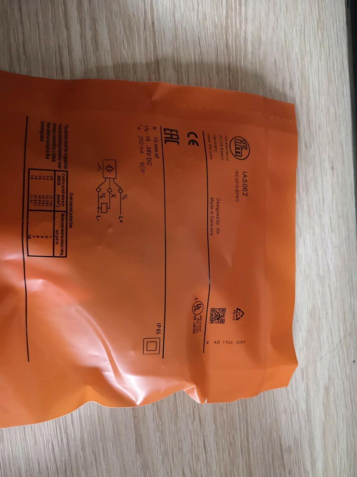 IA5062 1PC New IFM inductive sensor