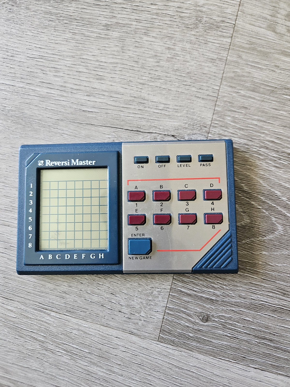 Vintage VTech Reversi Master Hand Held Electronic Game (1983) Tested! Works!