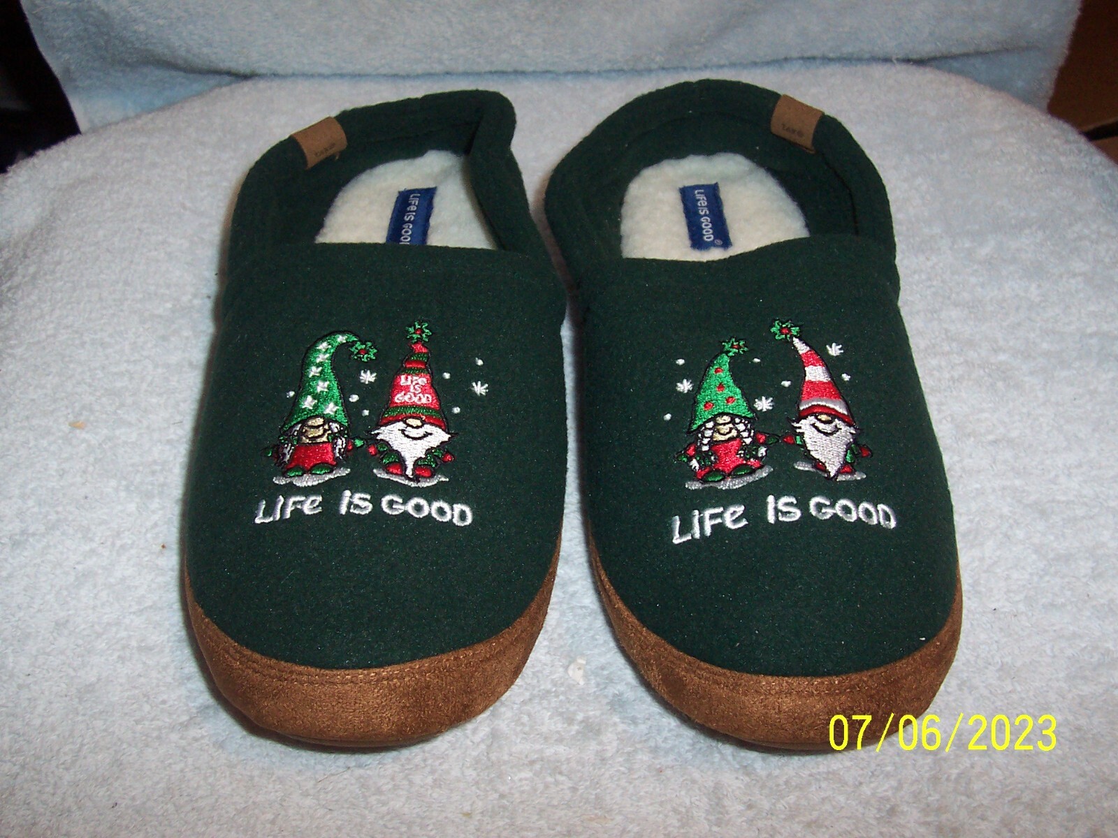 LIFE IS GOOD Christmas Gnomes Men's Fleece A-Line Slippers Sz 11 New See Details
