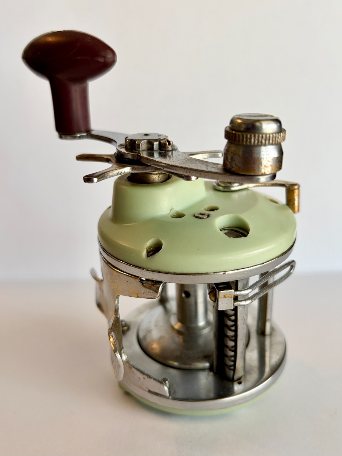 Saltwater Fishing Reel Vintage Bakelite Handle Japan Metal