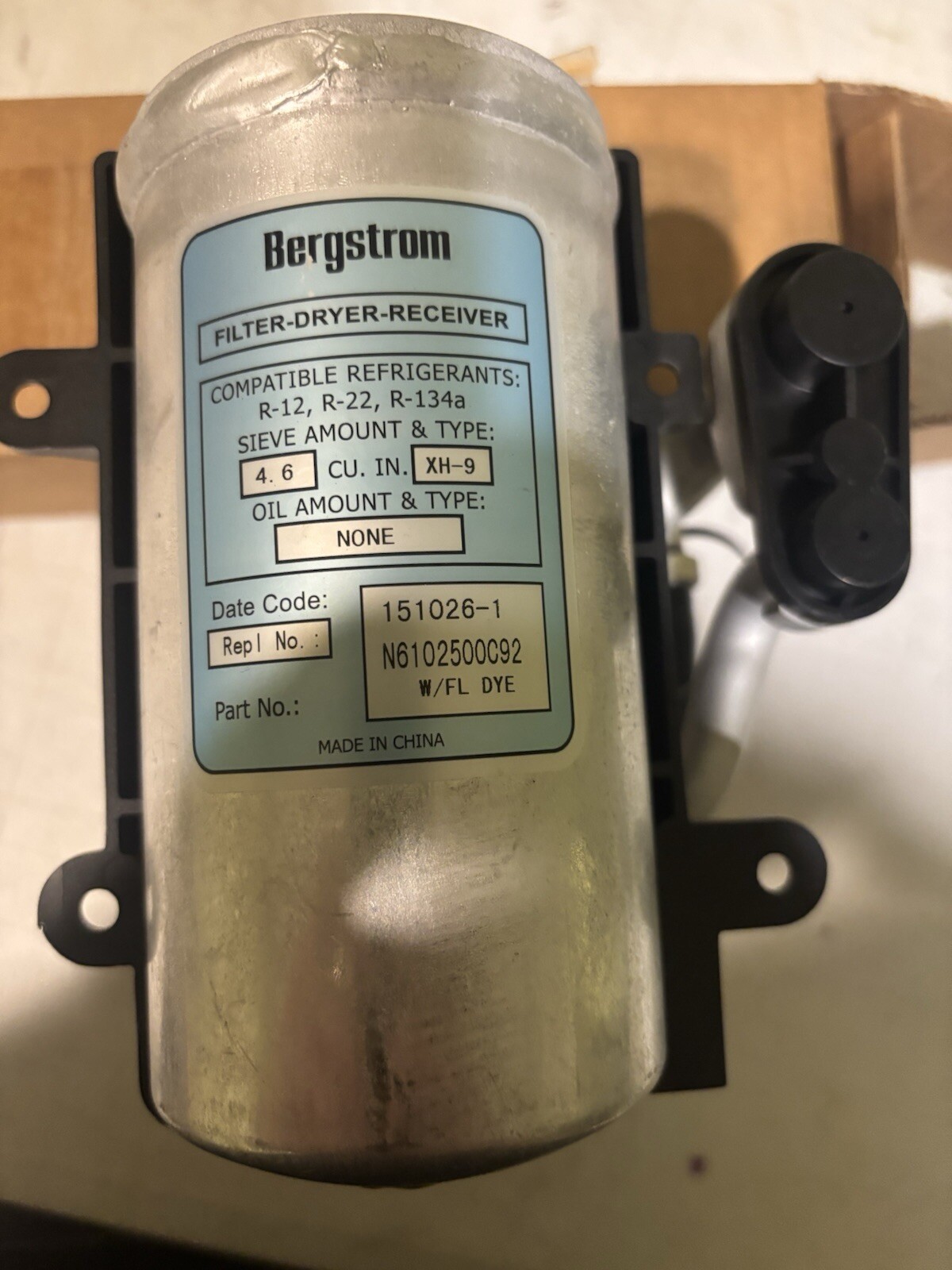 6102500C92 NEW OEM INTERNATIONAL AC RECEIVER DRIER 6102500C93 1000226961 DRYER