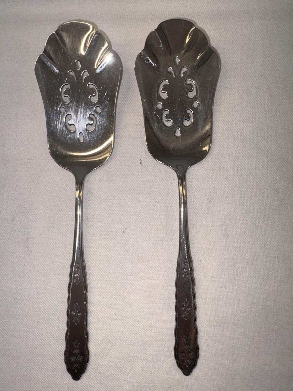 Oneida Floral Bouquet Deluxe Stainless Flatware Your Choice 58 Pieces Total