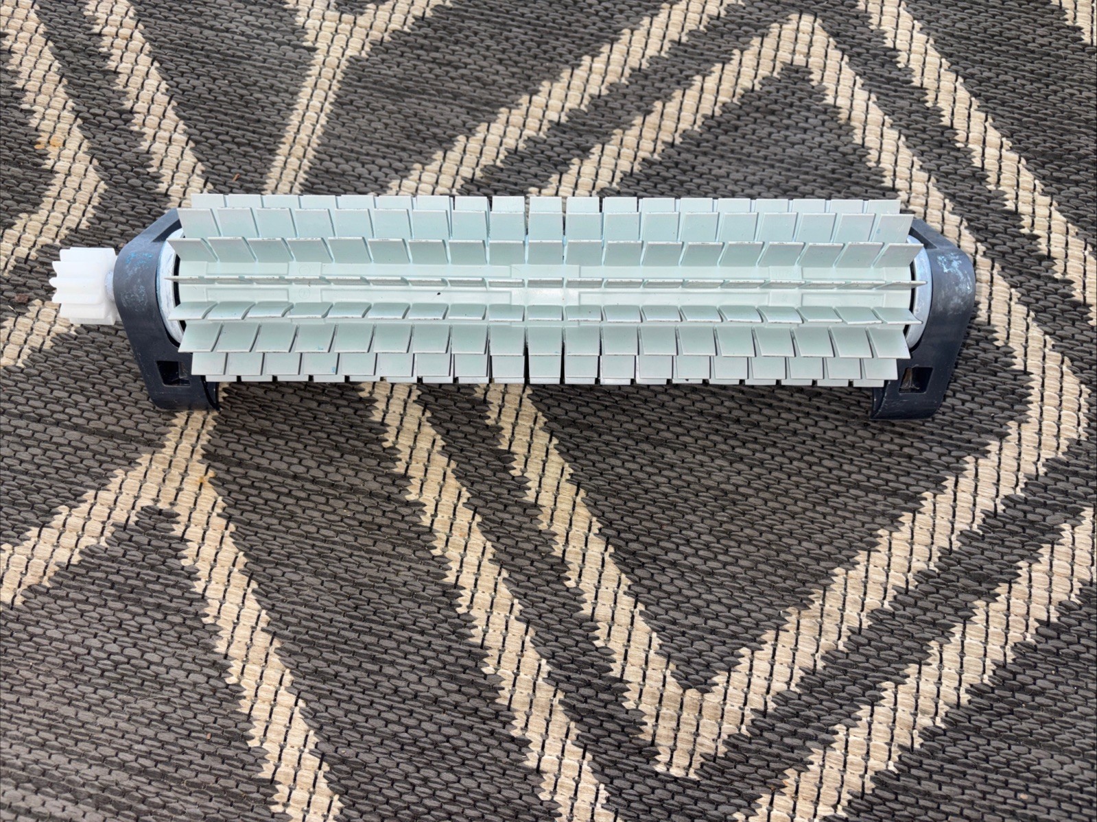 Maytronics Dolphin active brush Scrubber assembly 9995543-assy Good Condition 1