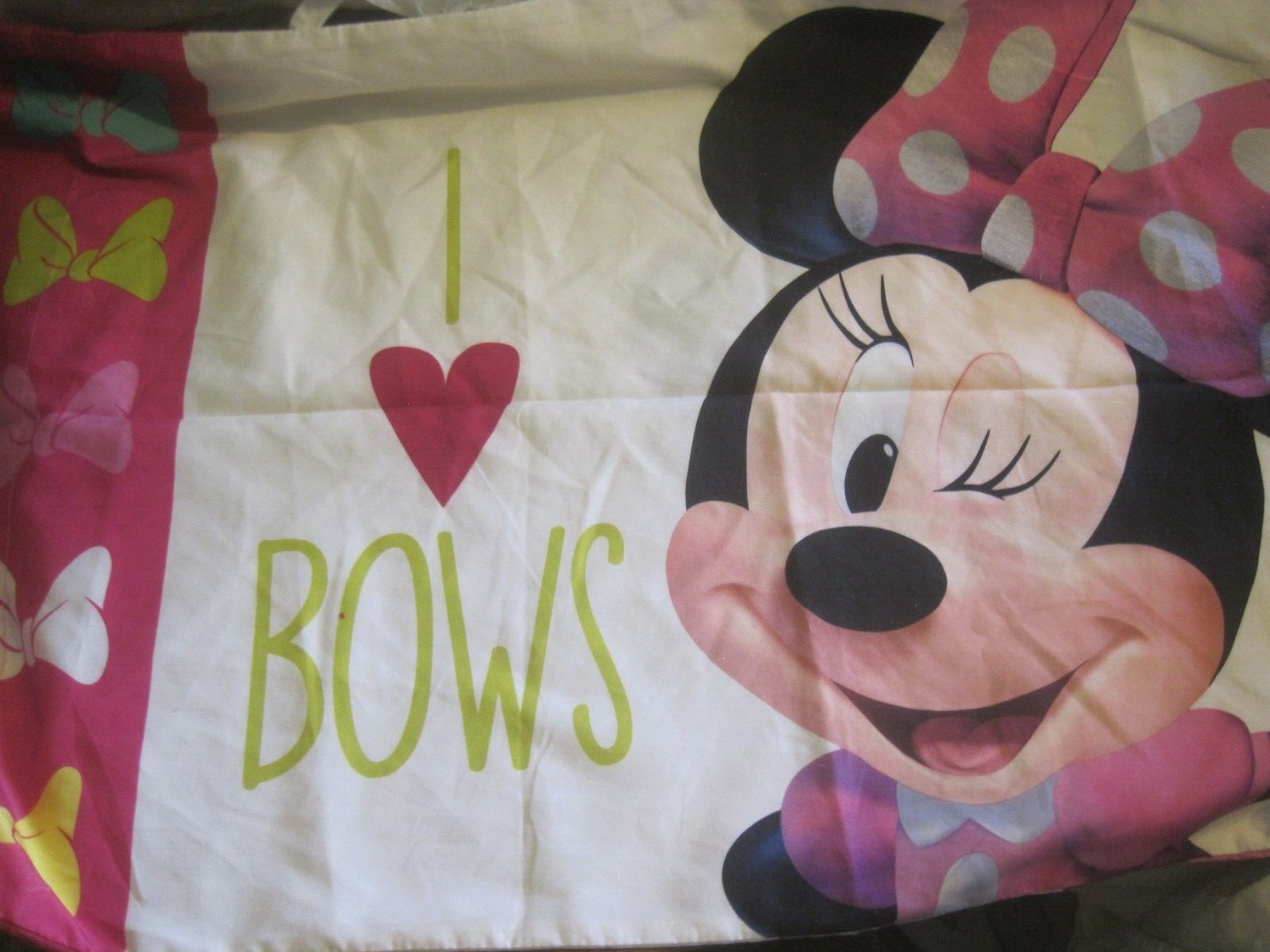 Jay Franco Disney Minnie Mouse Bigger The Bow Reversible Pillowcase-20x30"